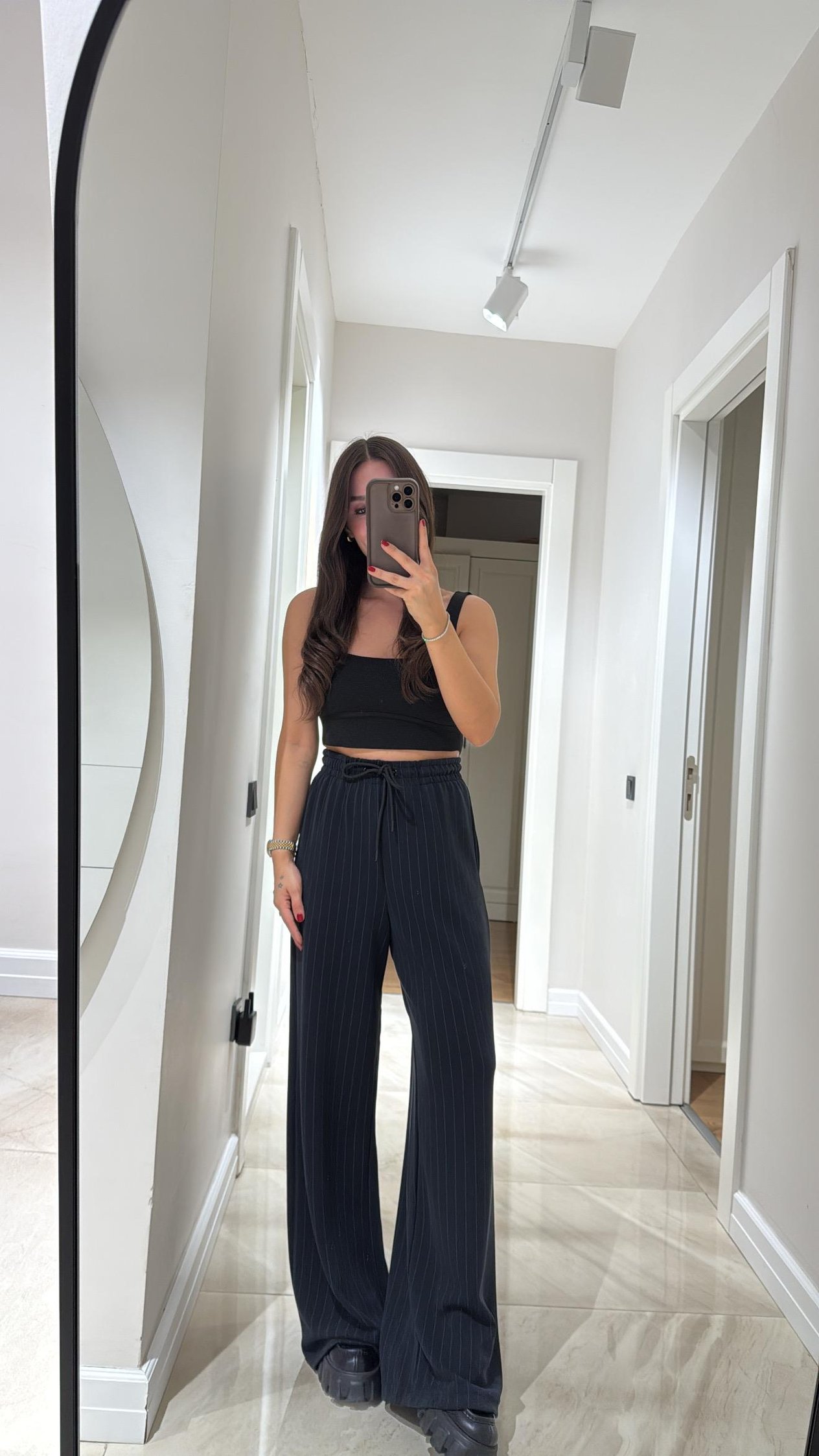 Füme Dik Çizgili Bel Bağcıklı Marka Model Pantolon