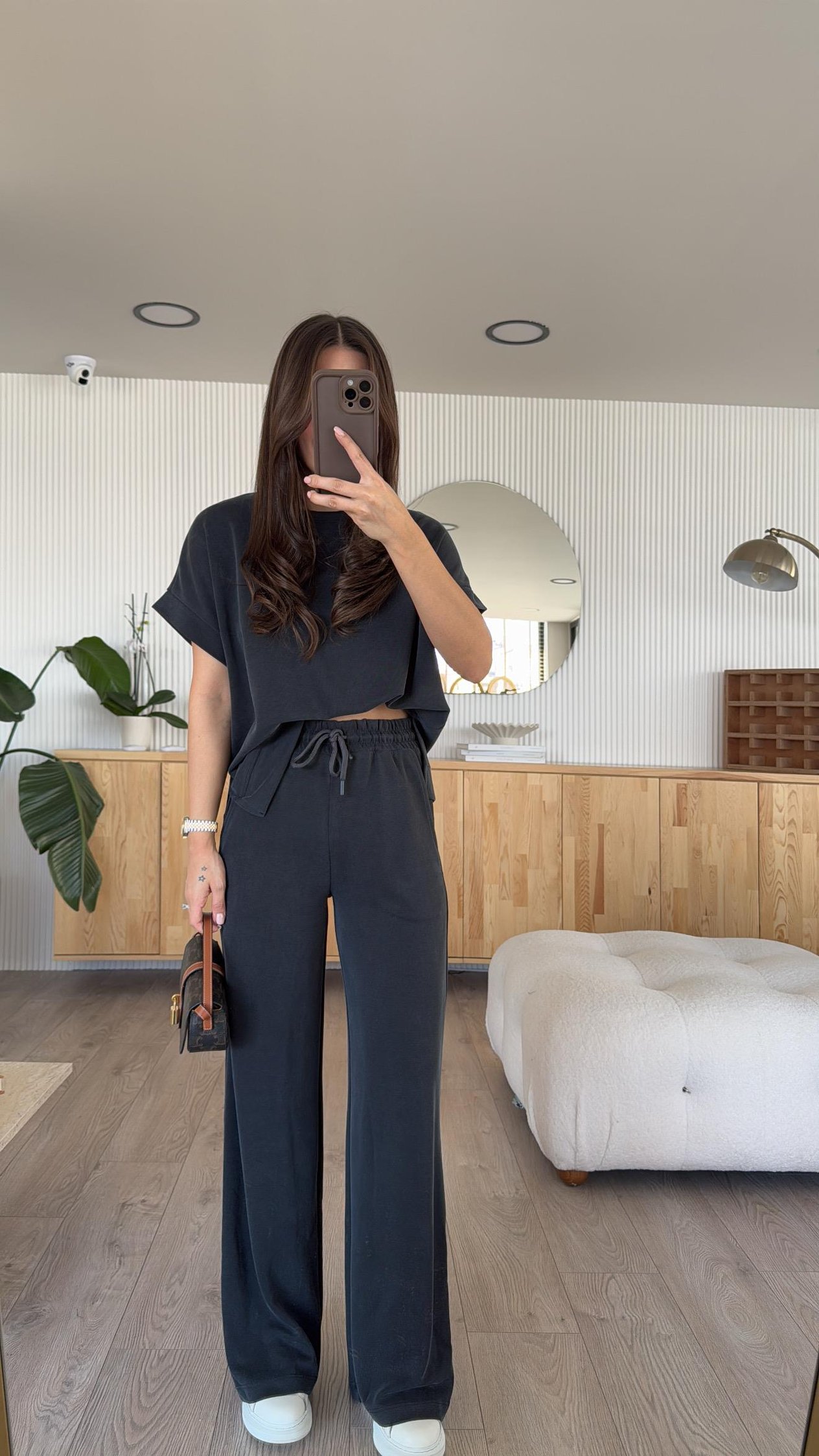 Füme Marka Model Yan Yırtmaçlı Tshirt Pantolon Takım 