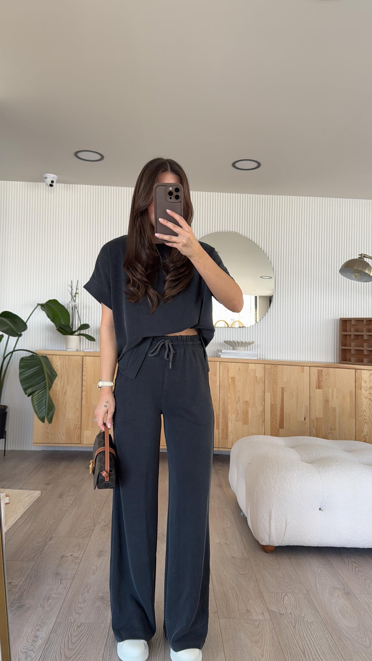 Füme Marka Model Yan Yırtmaçlı Tshirt Pantolon Takım 