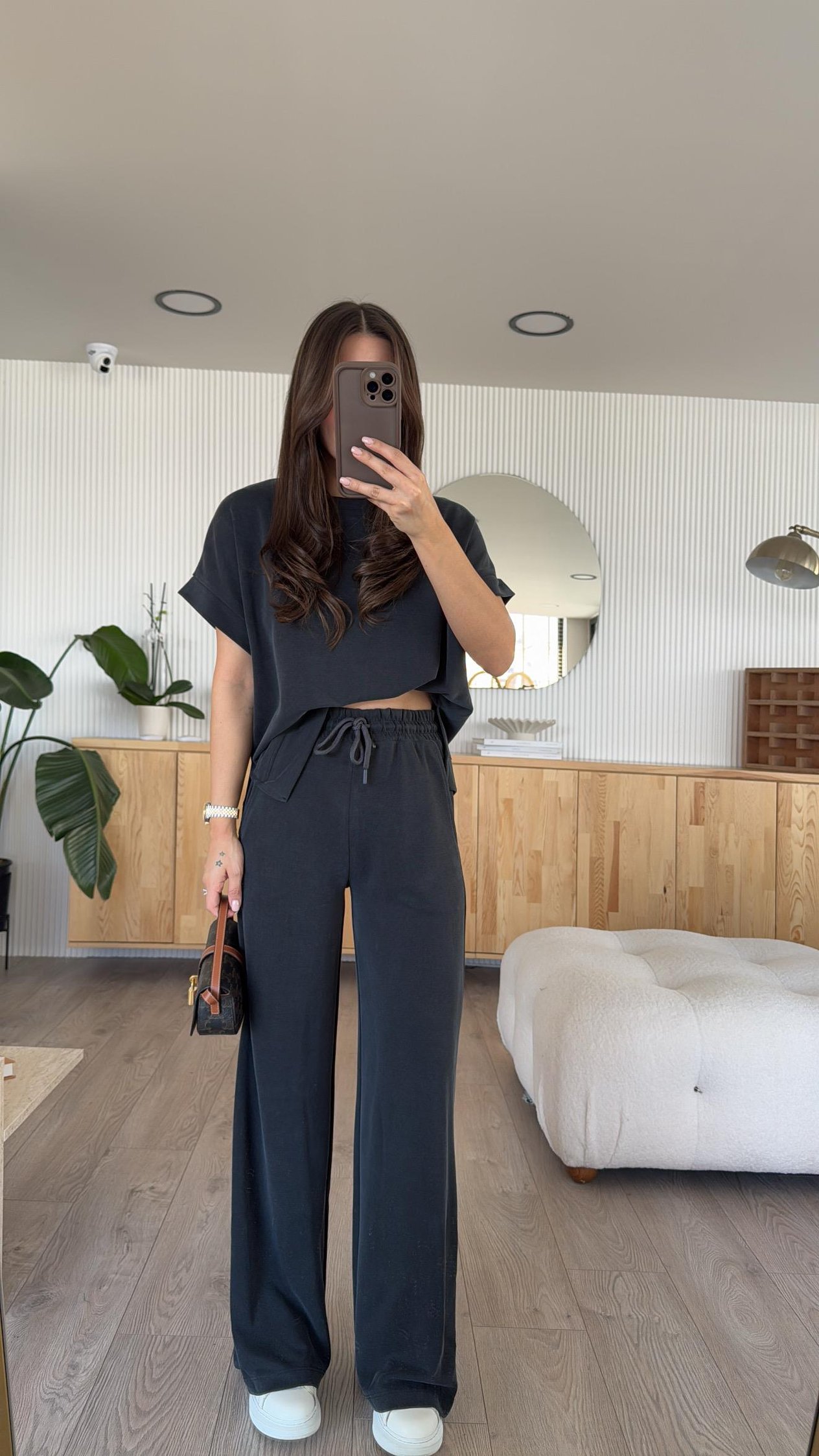 Füme Marka Model Yan Yırtmaçlı Tshirt Pantolon Takım 