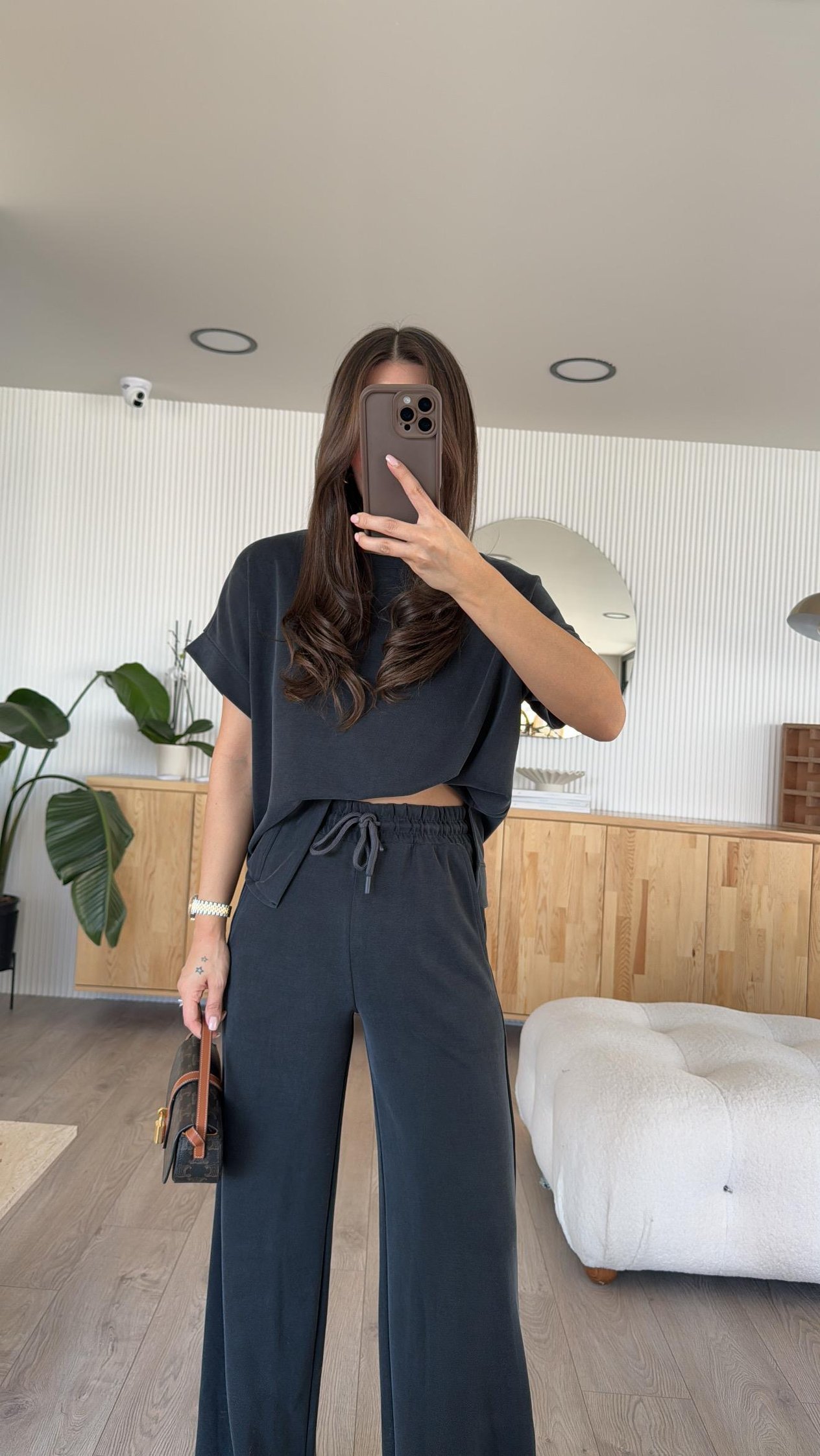 Füme Marka Model Yan Yırtmaçlı Tshirt Pantolon Takım 