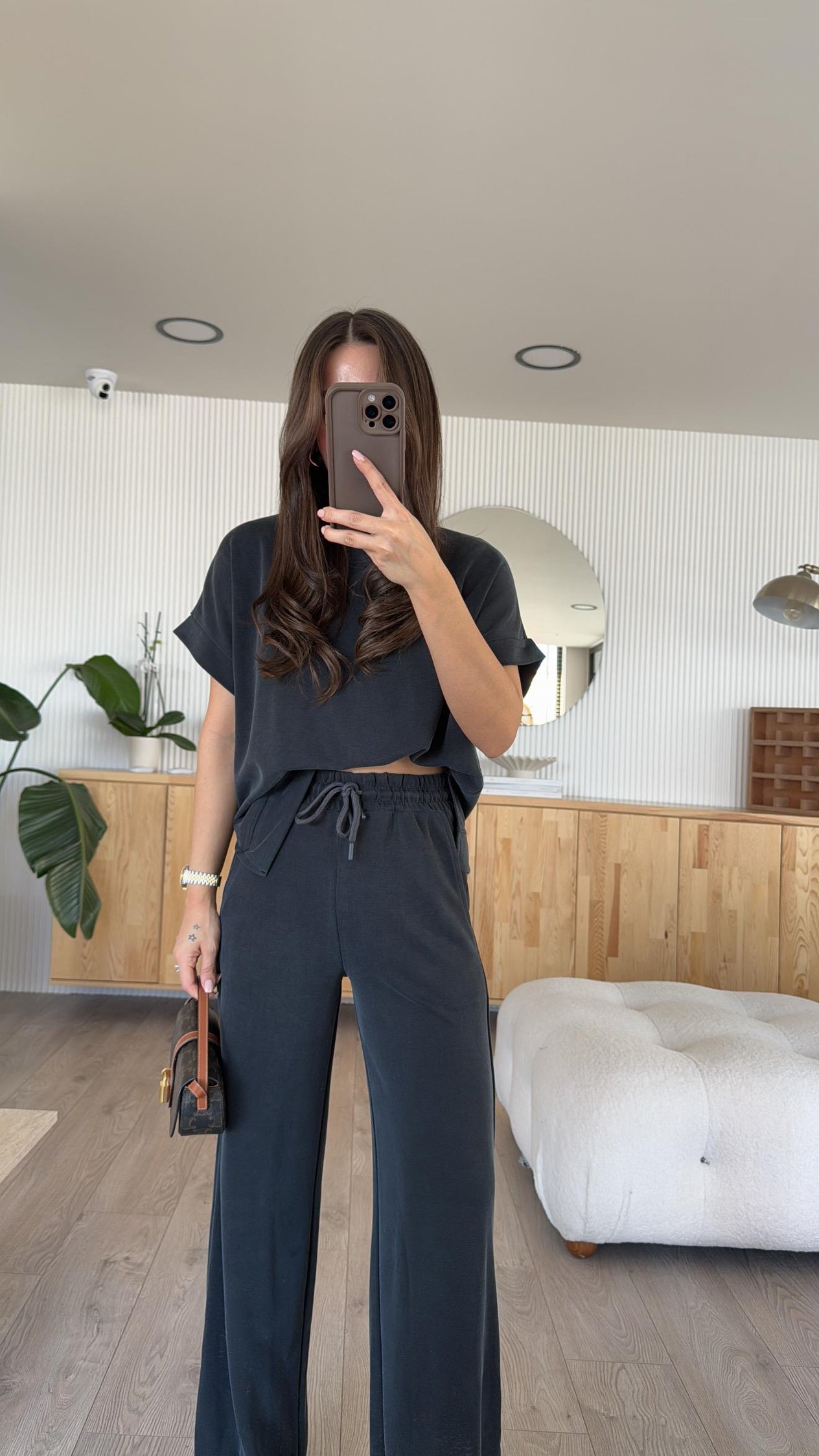 Füme Marka Model Yan Yırtmaçlı Tshirt Pantolon Takım 