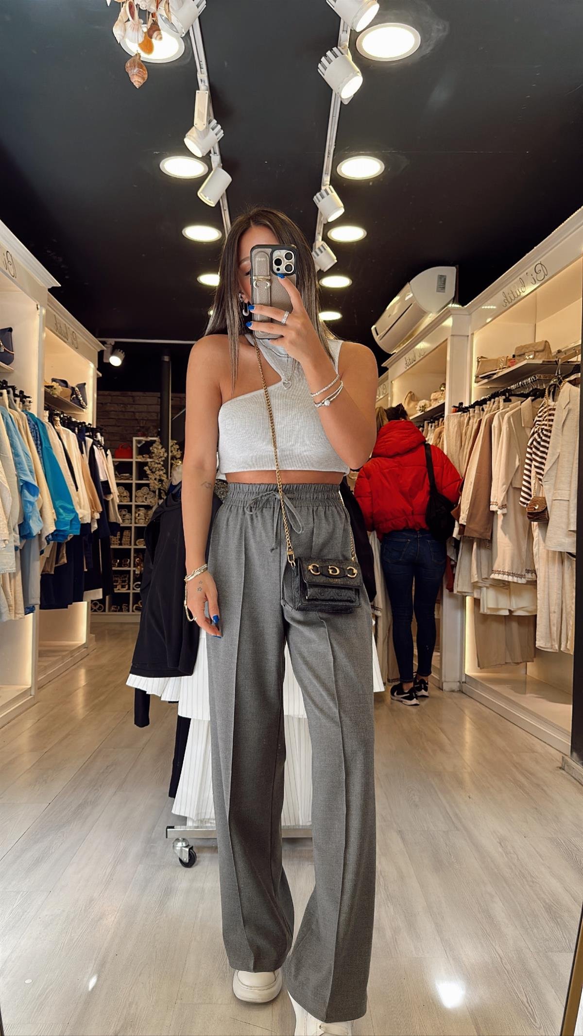 Gri Beli Lastikli Ön Dikiş Detaylı Bol Pantolon 