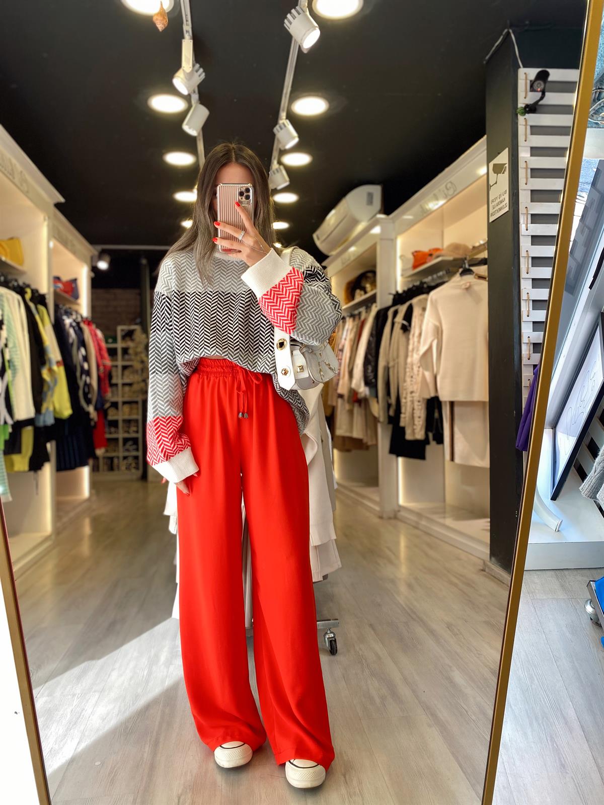 Kırmızı Beli Lastikli Saten Bol Pantolon
