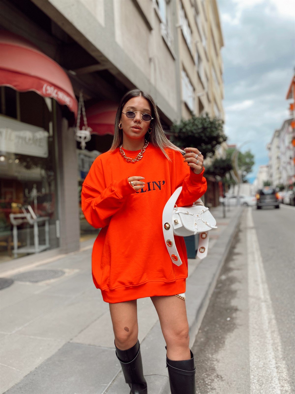 Kırmızı Darlin İşlemeli Oversize Sweat