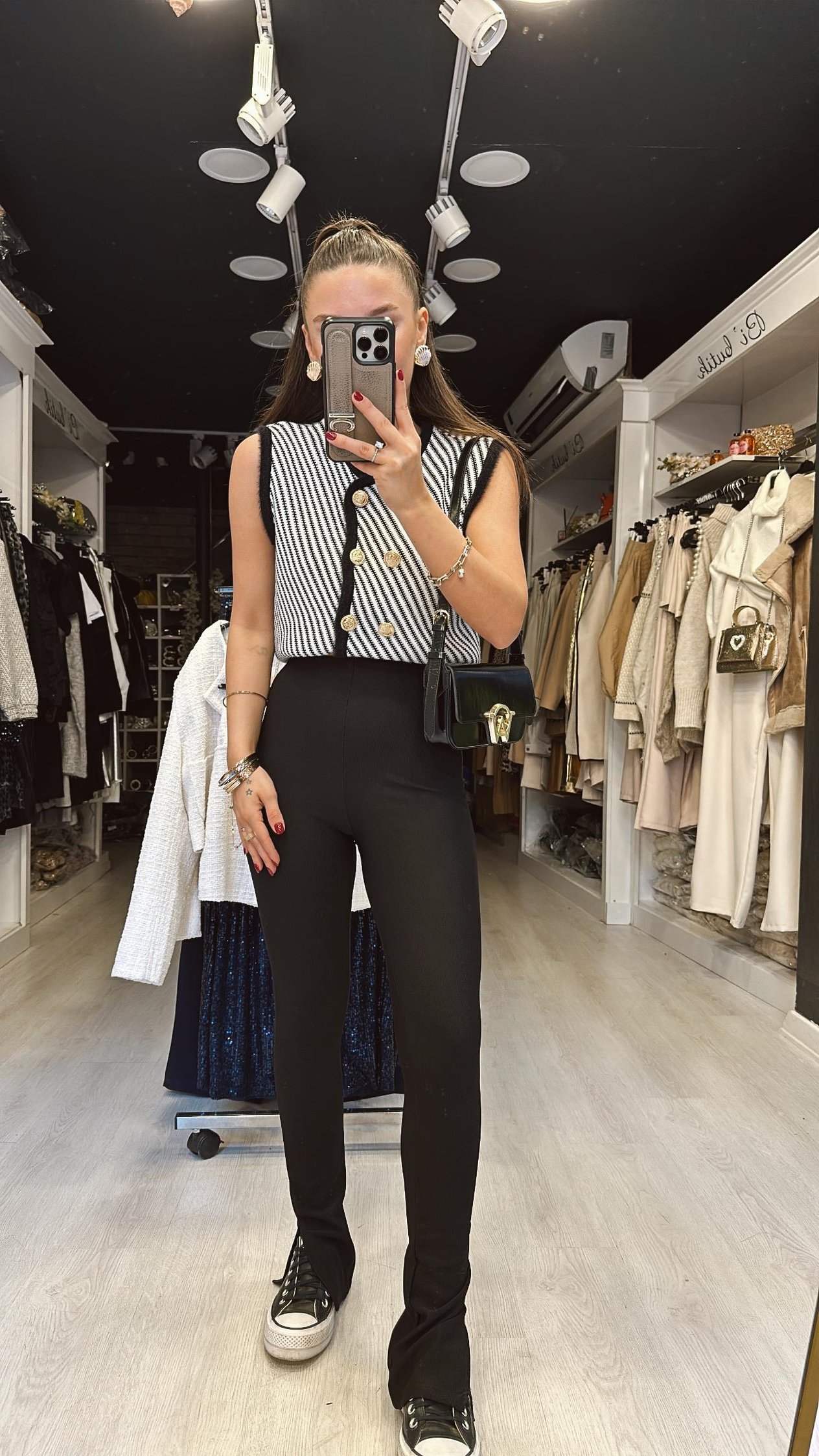 Siyah Fitilli Paça Yırtmaçlı Marka Model Tayt