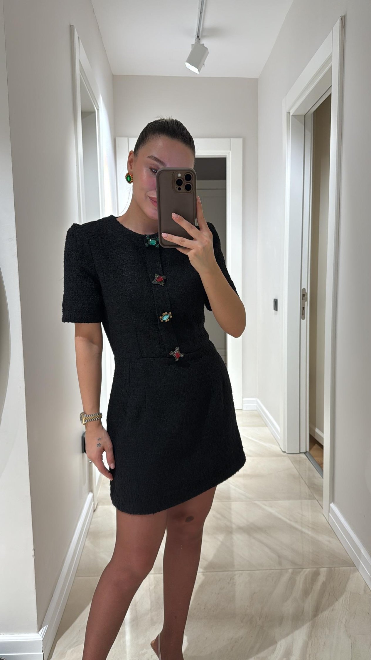 Siyah Renkli Düğmeli Tüvit kumaş Mini Elbise 