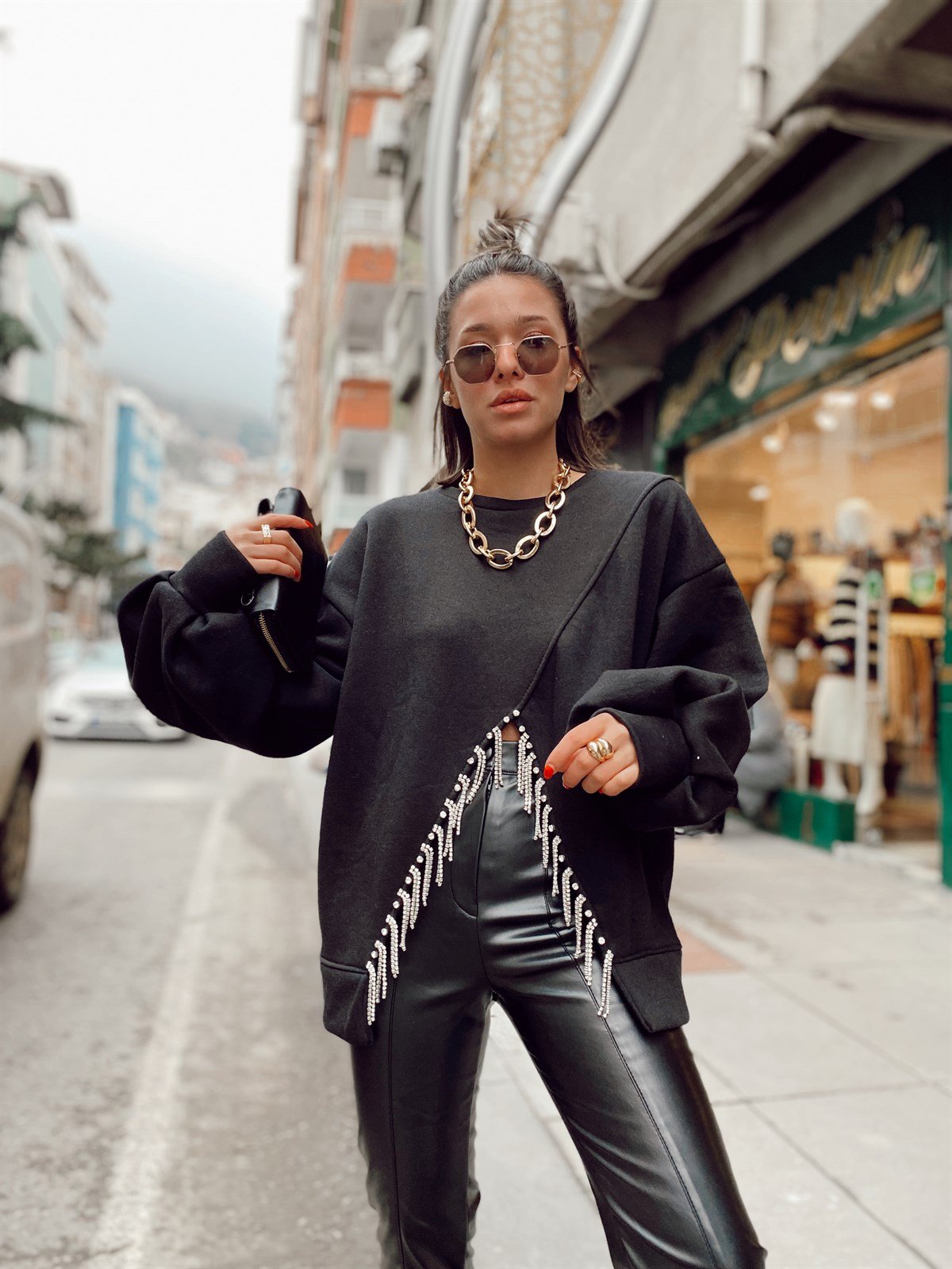Siyah Taş Detaylı Özel Tasarım Sweat