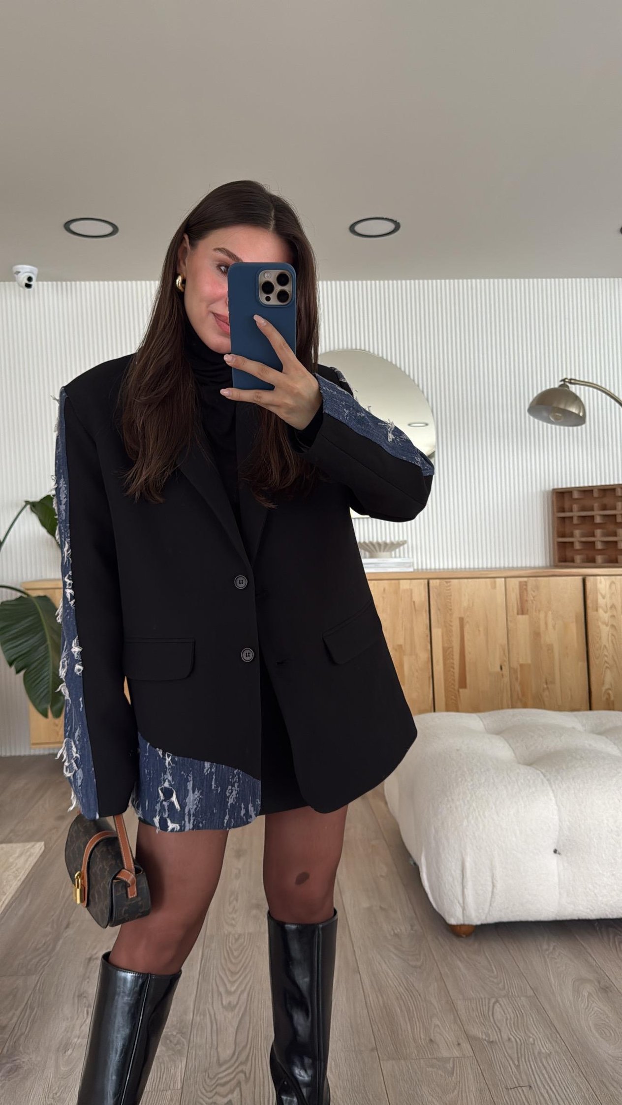 Siyah Yırtık Detaylı Blazer Ceket
