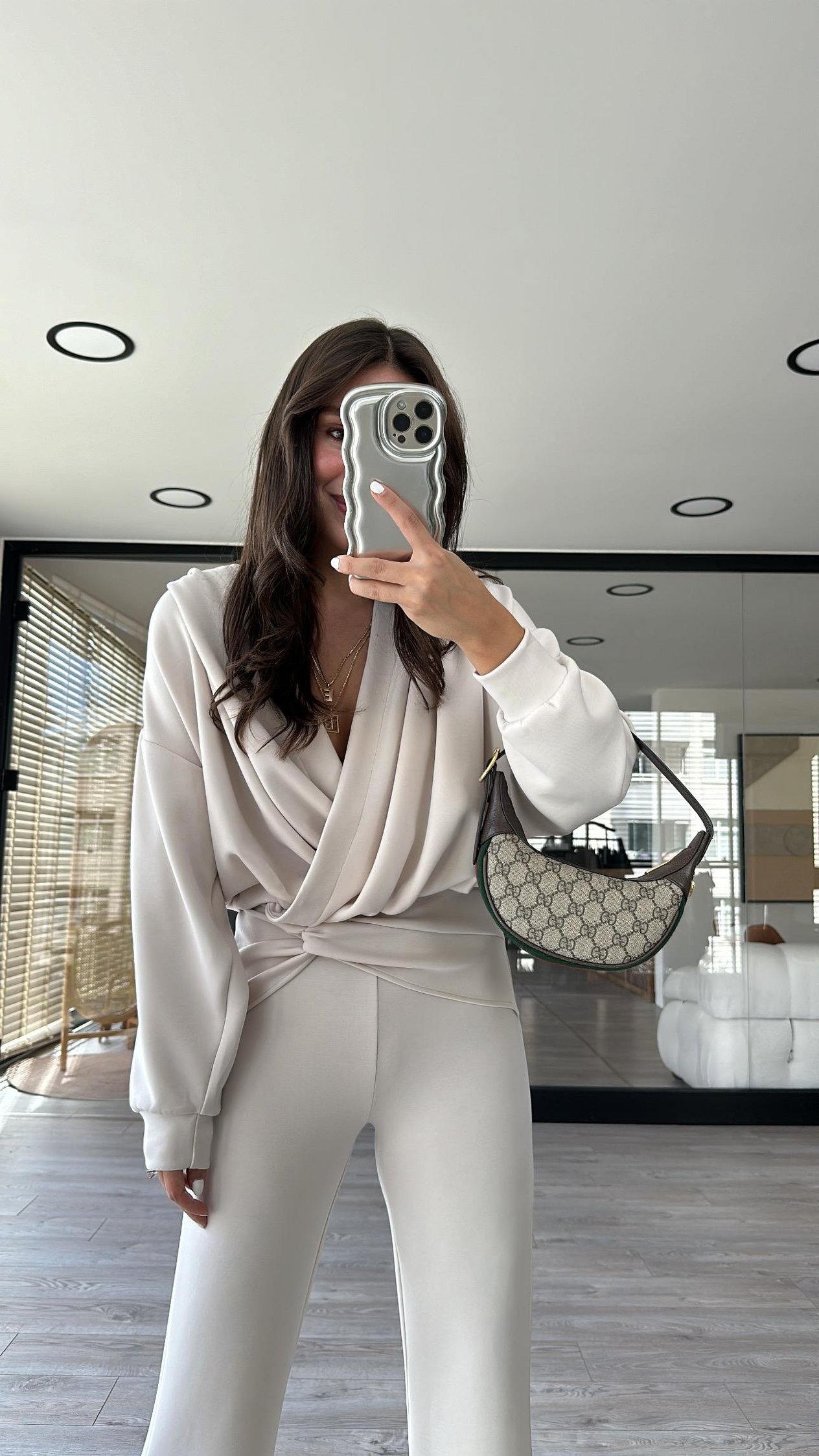 Taş Kruvaze Yaka Kapüşonlu Modal Bluz 