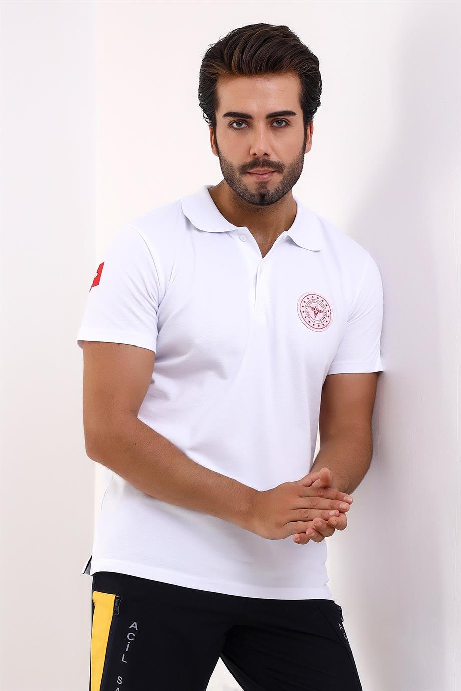 Beyaz Paramedik Acil Sağlık Yakalı Tişört