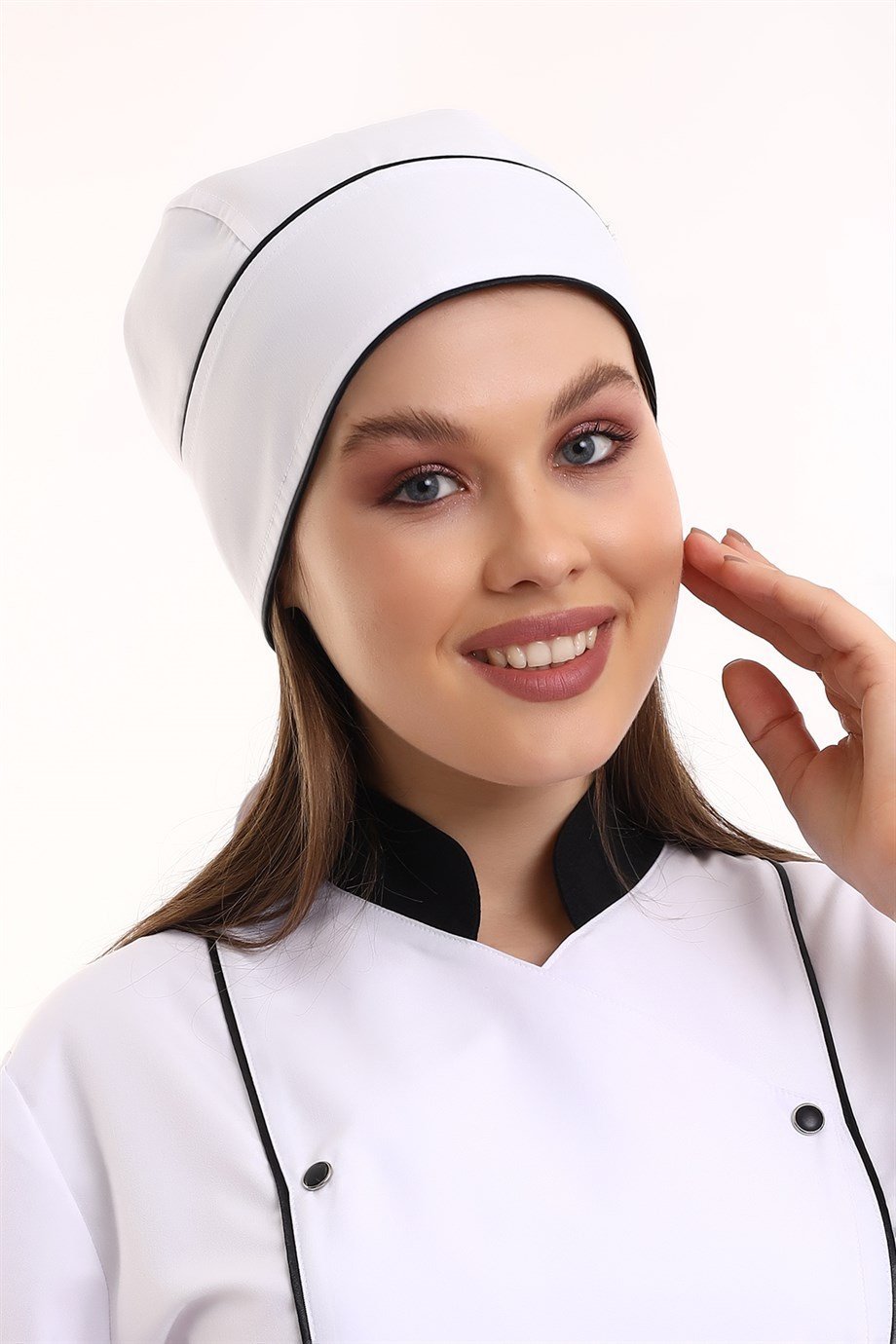Beyaz Üzerine Siyah Biye Kuyruklu Aşçı Bone - Unisex