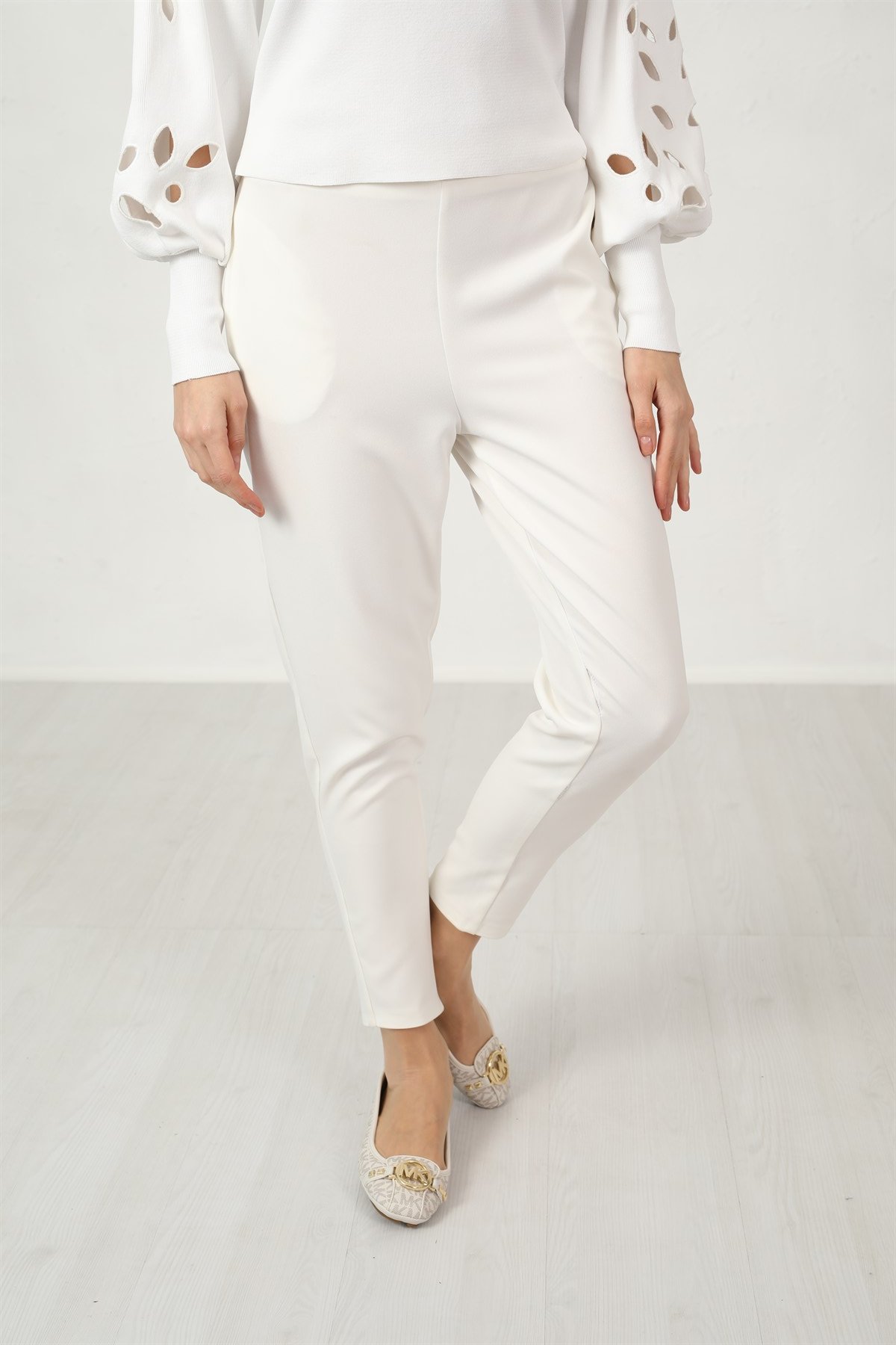 HAVUÇ KESİM KREP PANTOLON