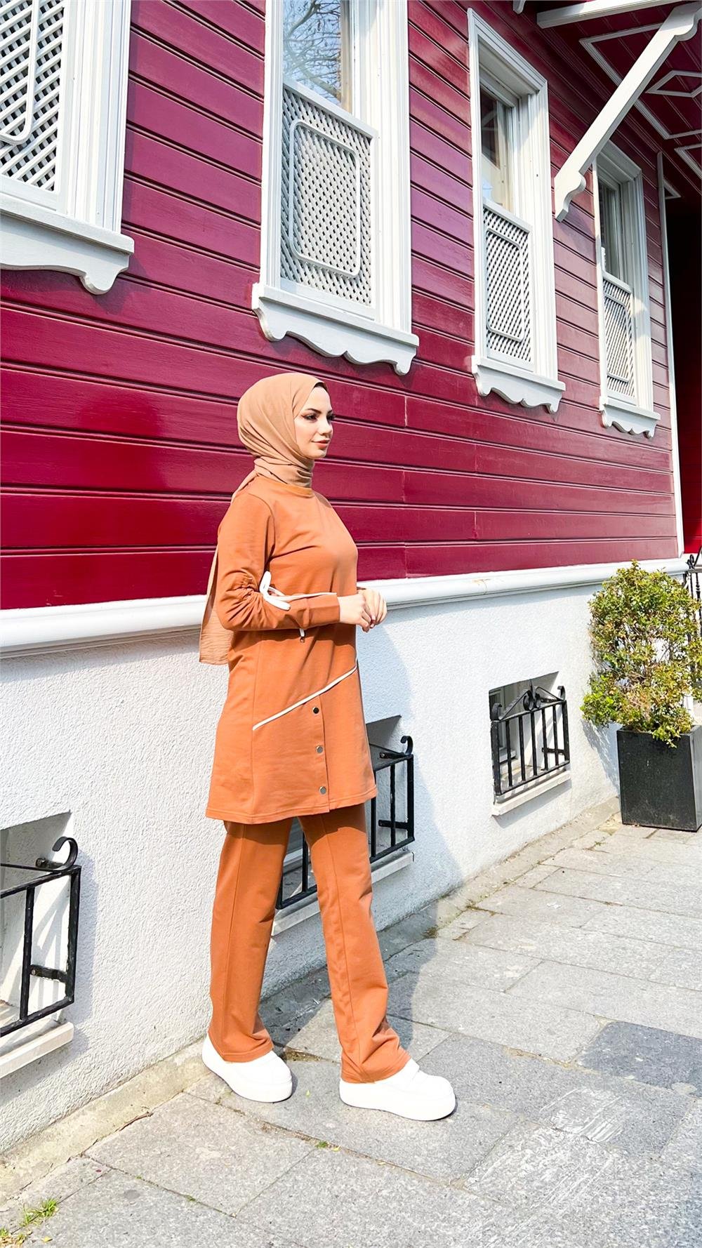 Koldan Bağcıklı Şeritli Çıtçıtlı İkili Tesettür Eşofman Takımı - 71180.024 - Hardal