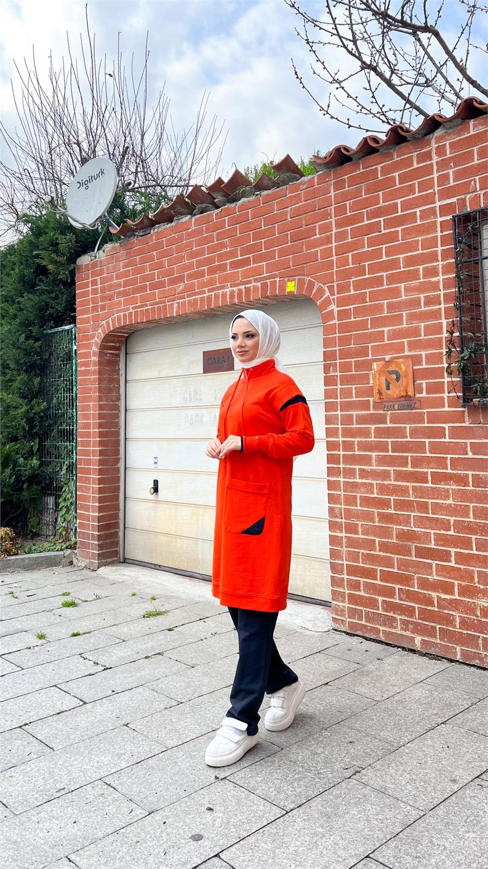 Tek Cepli Yarım Fermuarlı Sweat Pantolon İkili Tesettür Eşofman Takımı - 71178.036 - Oranj