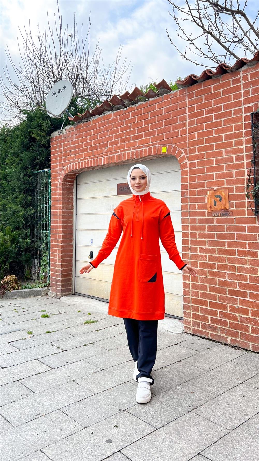Tek Cepli Yarım Fermuarlı Sweat Pantolon İkili Tesettür Eşofman Takımı - 71178.036 - Oranj