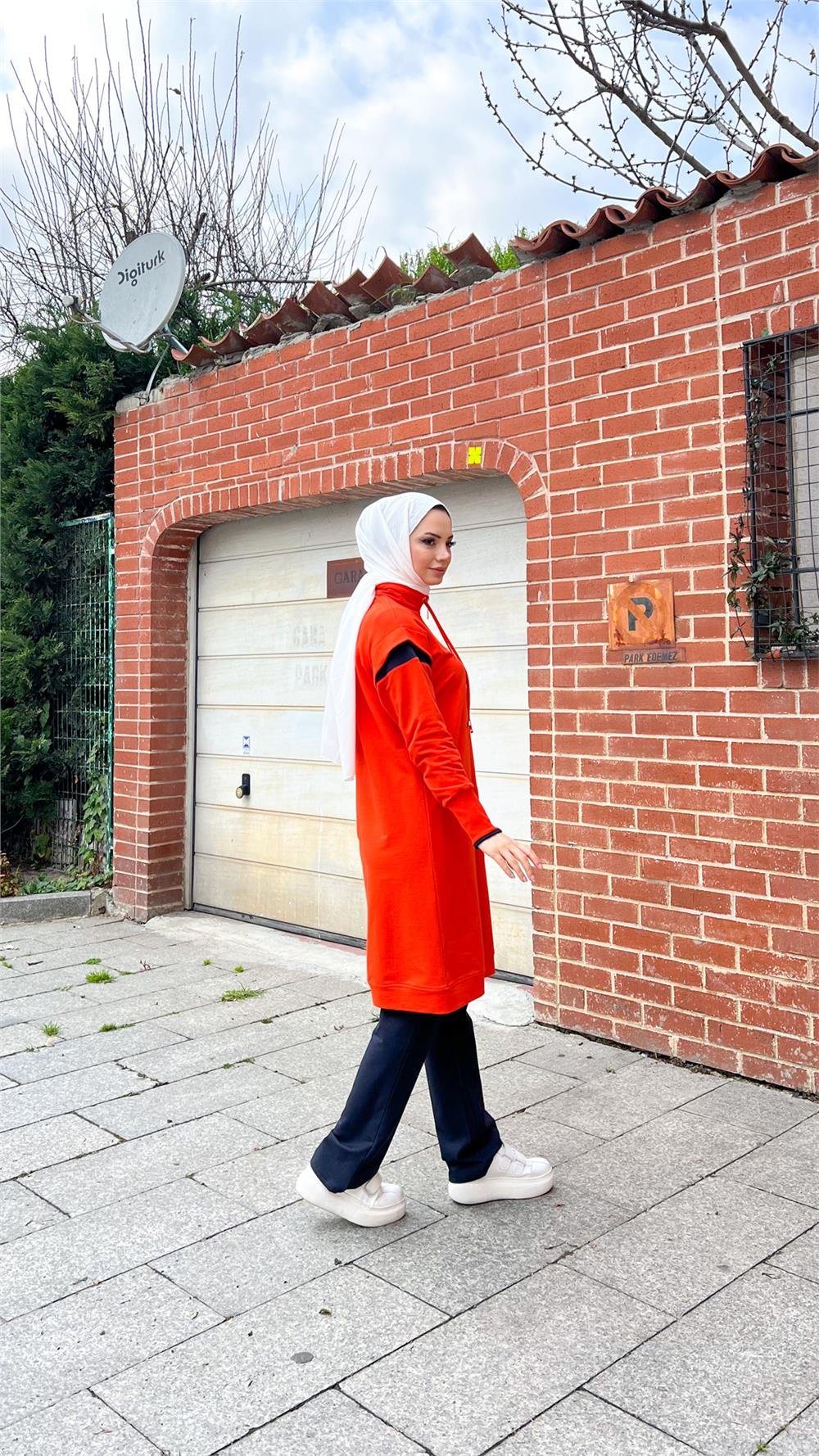 Tek Cepli Yarım Fermuarlı Sweat Pantolon İkili Tesettür Eşofman Takımı - 71178.036 - Oranj