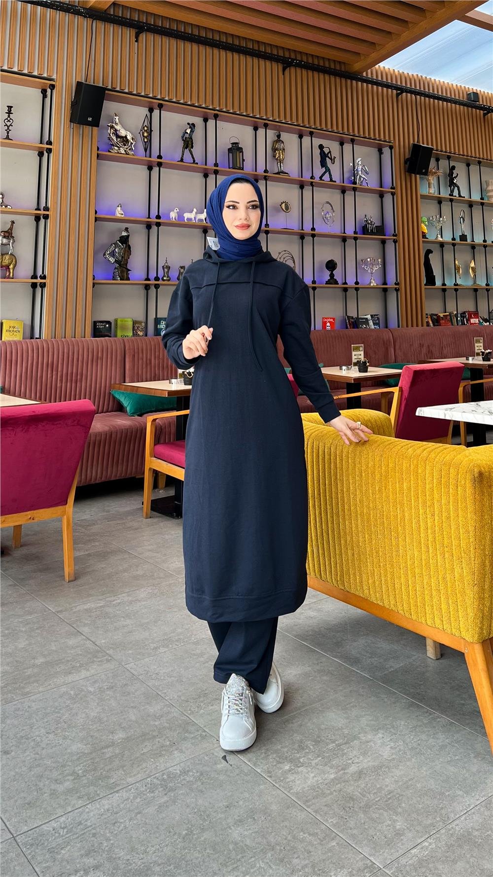 Uzun Tunik Kapşonlu Kenardan Yırtmaçlı İkili Spor Takım - 3034 - Lacivert