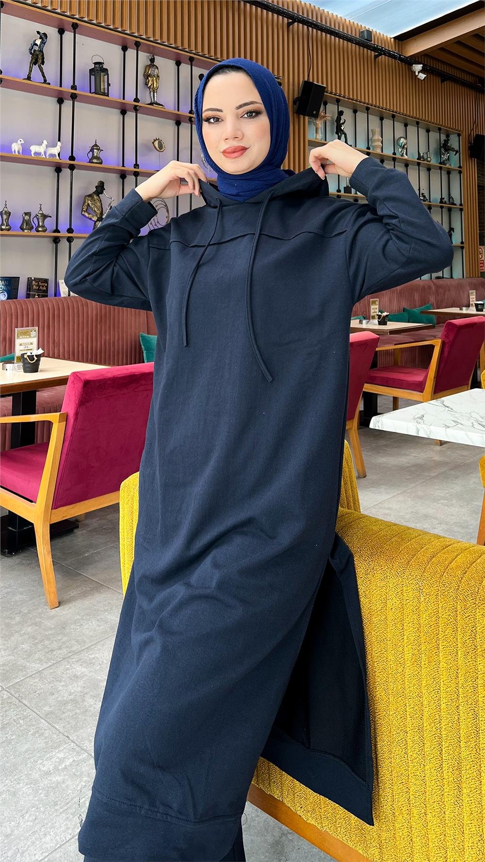 Uzun Tunik Kapşonlu Kenardan Yırtmaçlı İkili Spor Takım - 3034 - Lacivert