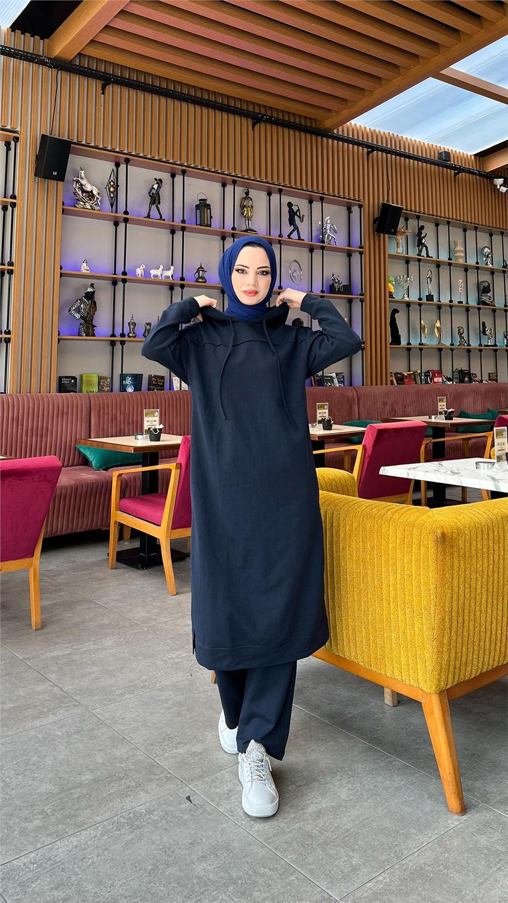 Uzun Tunik Kapşonlu Kenardan Yırtmaçlı İkili Spor Takım - 3034 - Lacivert