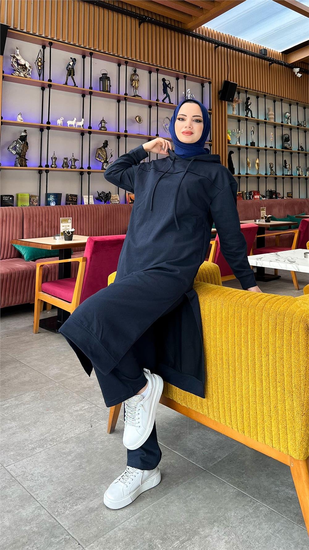 Uzun Tunik Kapşonlu Kenardan Yırtmaçlı İkili Spor Takım - 3034 - Lacivert