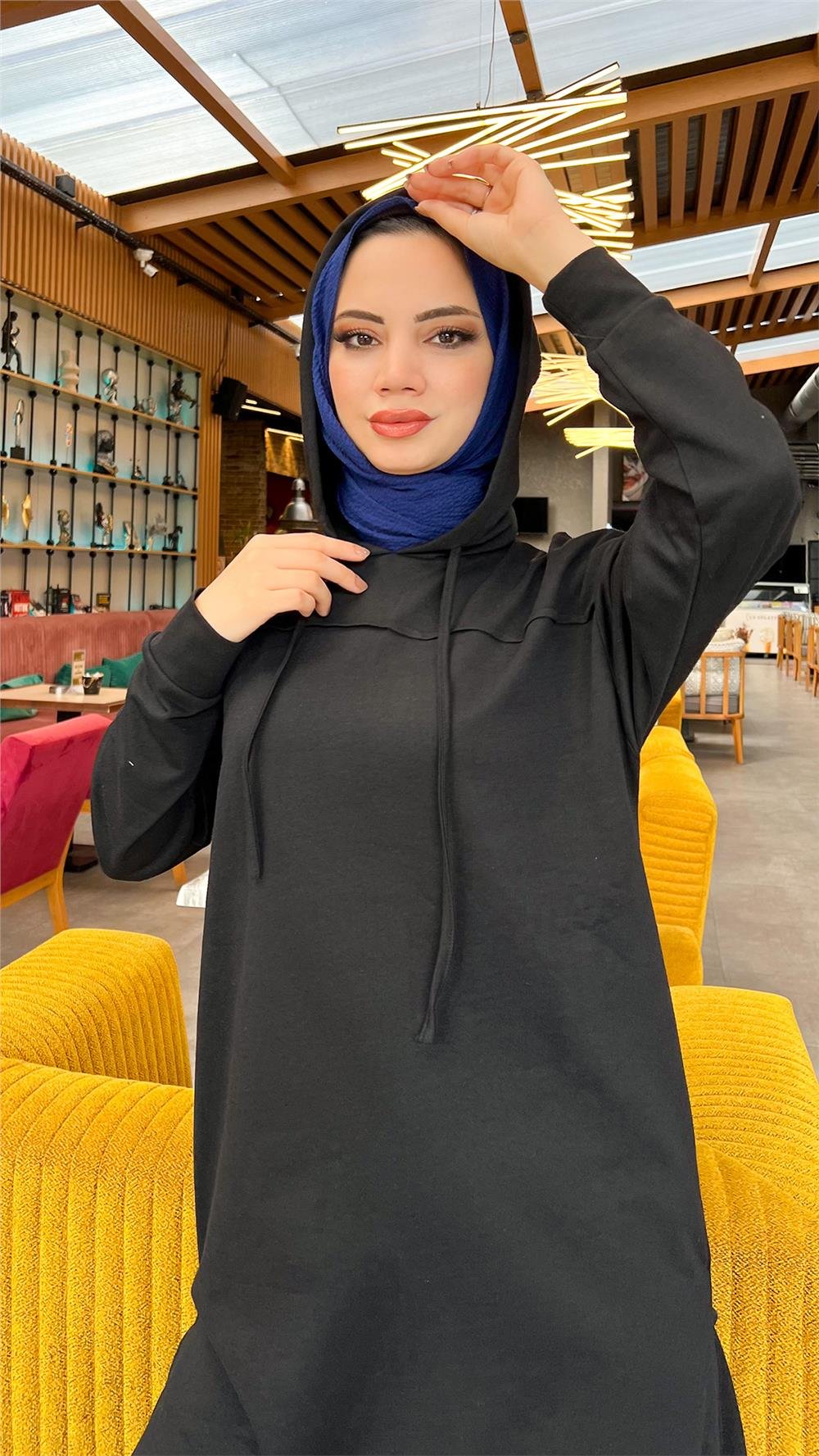 Uzun Tunik Kapşonlu Kenardan Yırtmaçlı İkili Spor Takım - 3034 - Siyah