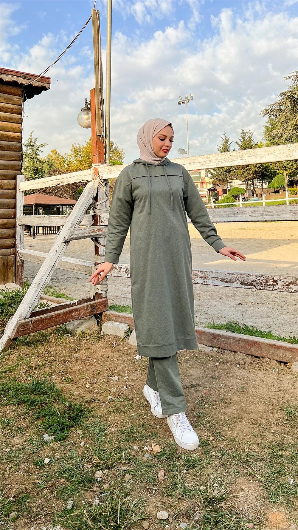 Uzun Tunik Kapşonlu Kenardan Yırtmaçlı İkili Spor Takım - 3034 - Haki