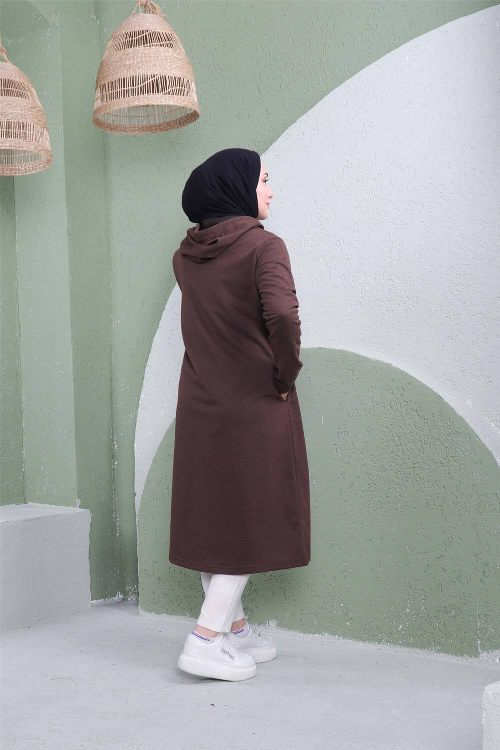Yazı Baskılı Fermuarlı Kapşonlu Uzun Sweat - 03081 - Kahverengi