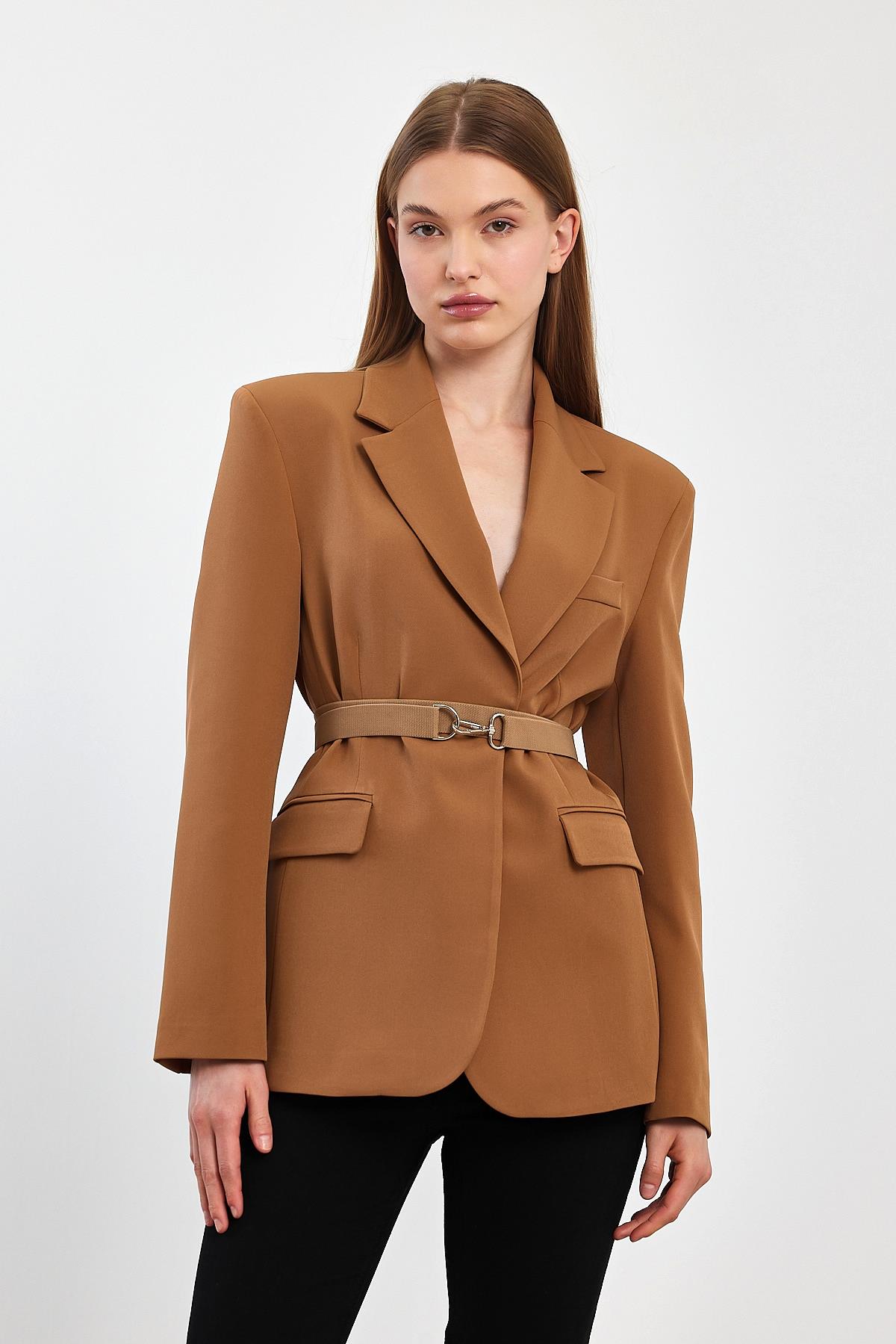 Kemerli Camel Bele Oturan Ceket
