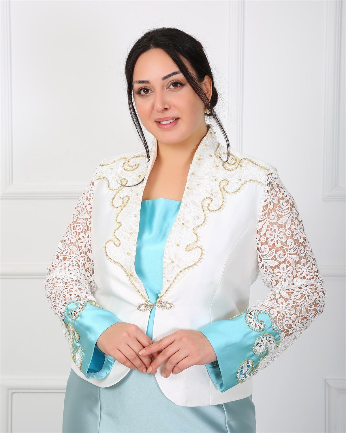 Beyaz Ceket Mavi Saten Elbise İkili Takım