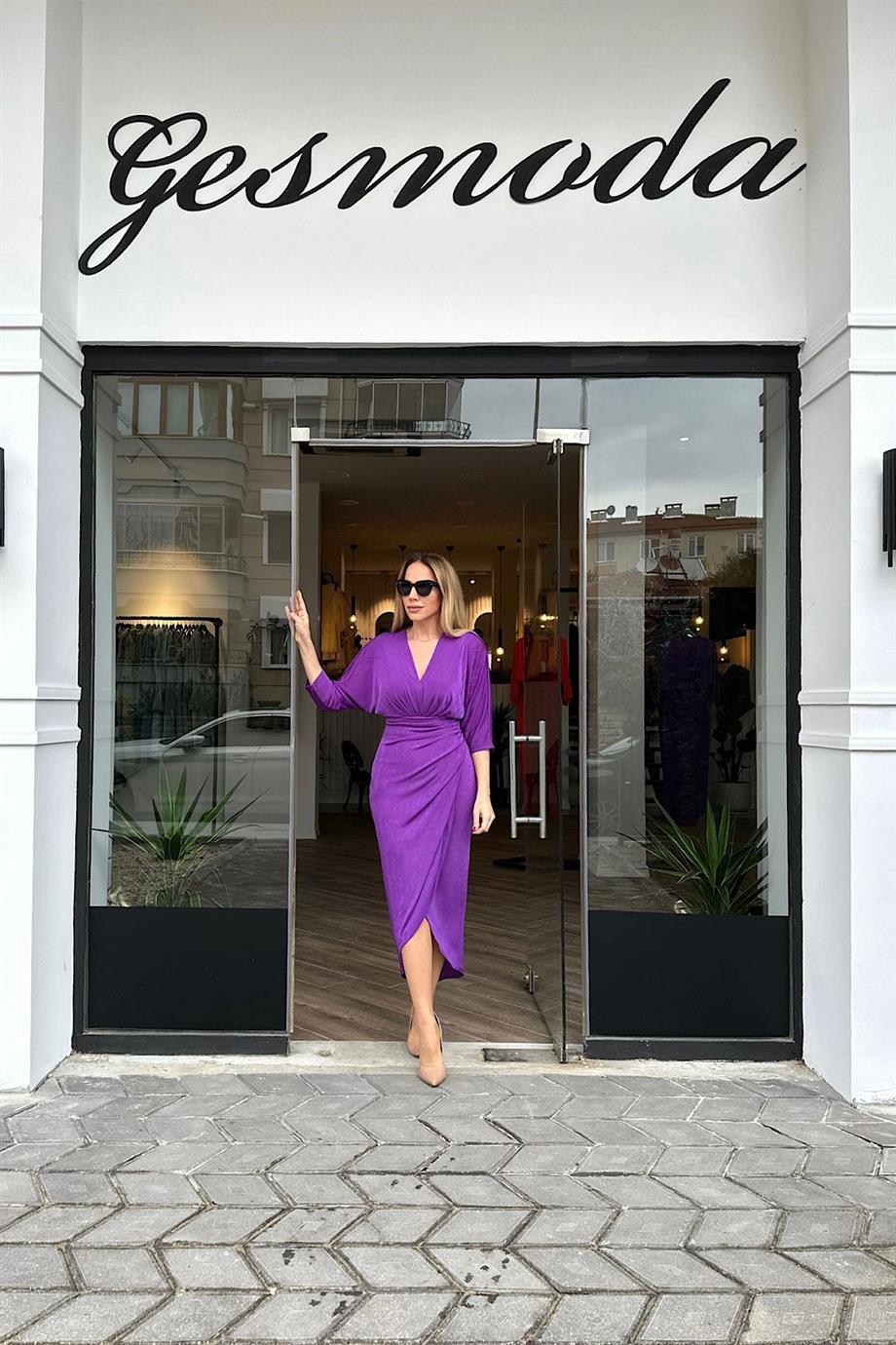 G0526 Drape Detaylı V Yaka Tasarım Elbise Mor