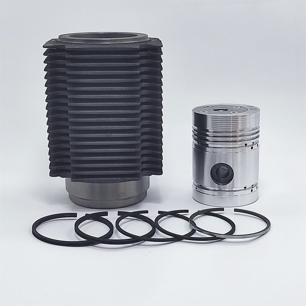 TROUSSE DE RÉPARATION (PISTON + JEU DE SEGMENTS + DOUBLURE DE CYLINDRE-Refroidi à l'eau- DIAMÈTRE: 76.20 mm): LISTER / LR-1 / LR-2