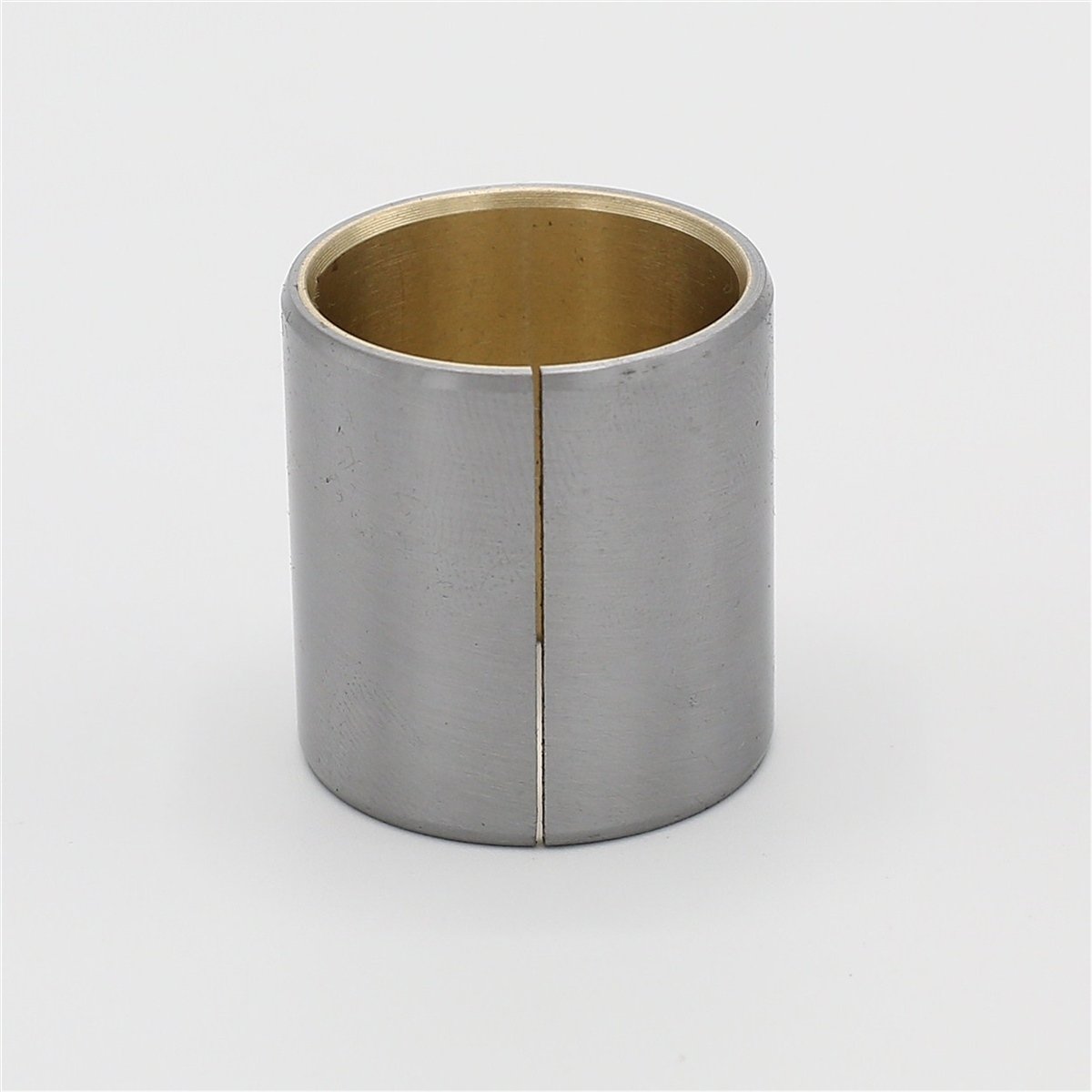 CASQUILLO DE BIELA: LOMBARDINI / LDA 100 / LDA 96 / 4LD 640 / 4LD 705 / 4LD 820 / LDA 672 / LDA 673 / 5LD 675-2 / LDA 400 / LAP 400 / NÚMERO REFERENCIA: 1630  006