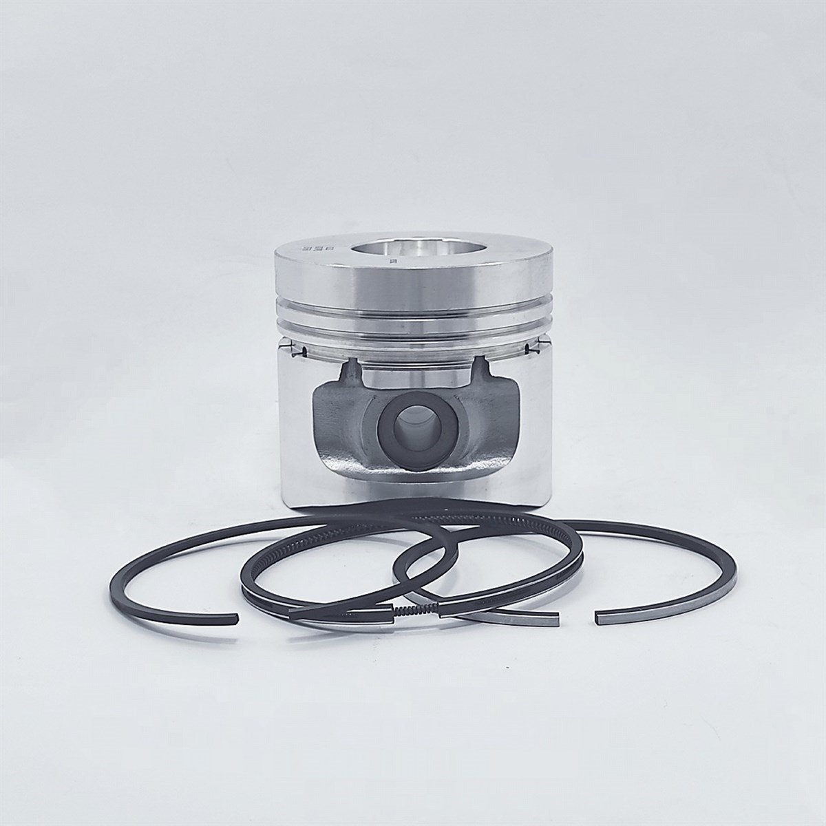 PISTON + JEU DE SEGMENTS  (STD - DIAMÈTRE : 95.00 mm) : LOMBARDINI / 7LD 740 / 8LD 740-2