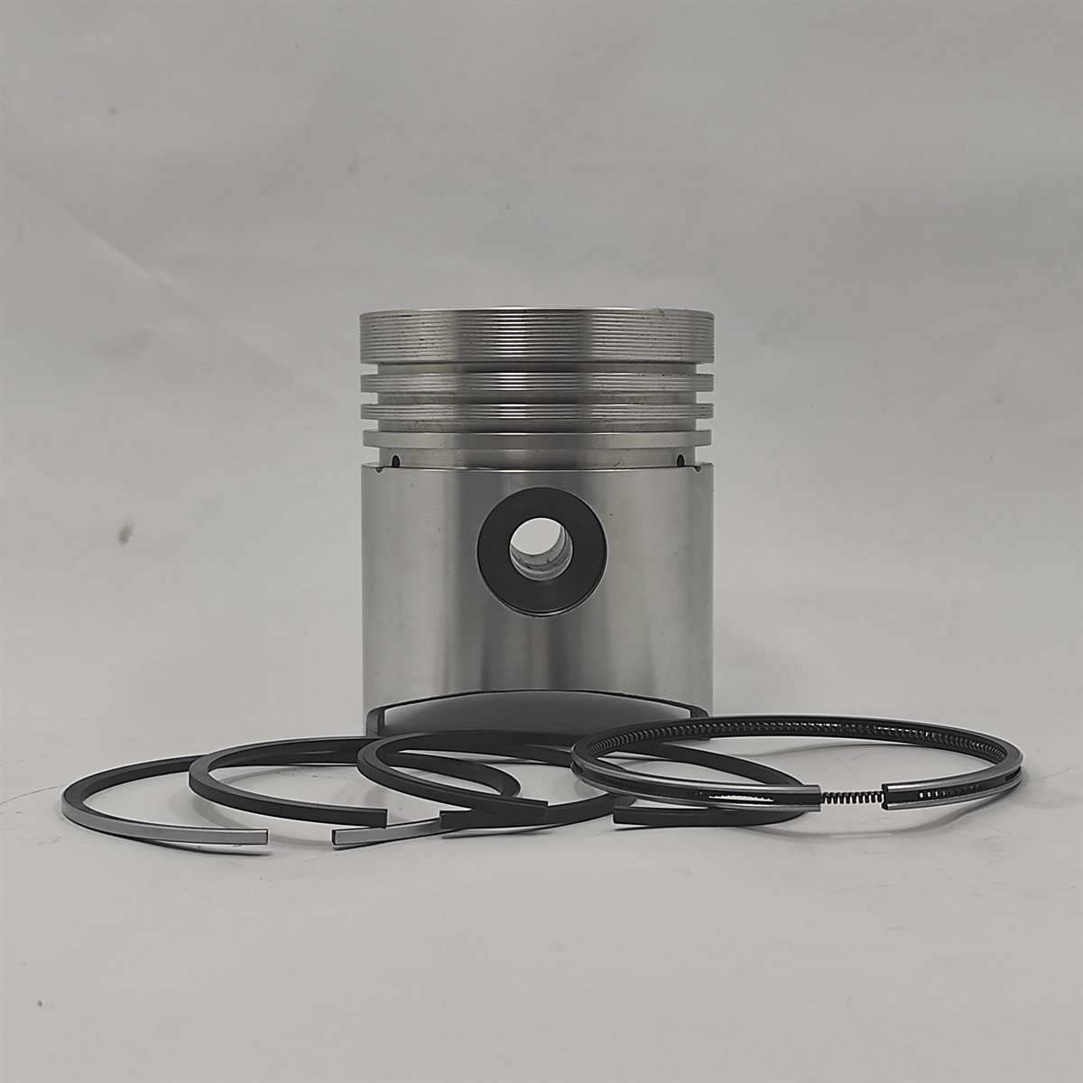PISTON + JEU DE SEGMENTS  (STD - DIAMÈTRE: 95.00 mm): MWM / KD 1105-Z / KD 1105-D / KD 1105-V / KD 1105-S / 210.5-Z / 210.5-D / 210.5-V / 110.5-V / TKD 1105-V / TKD 1105-S