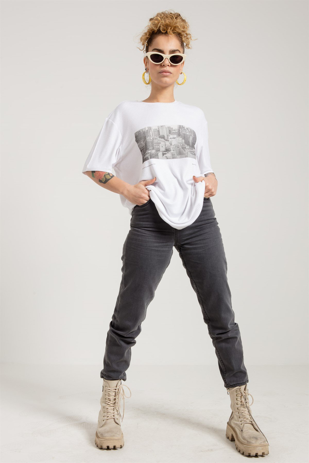 Oversized Basic T-shirt in White with Print