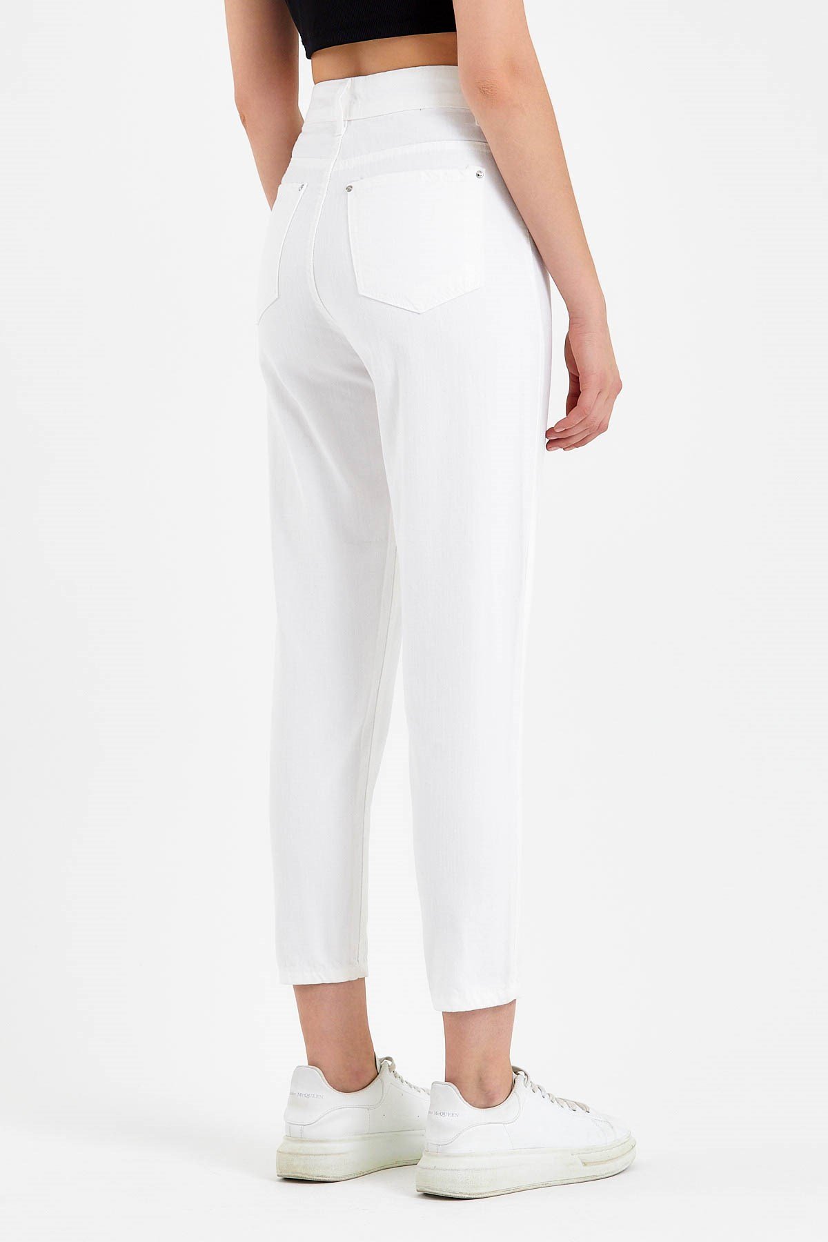 Mom Jeans in White with High Waist