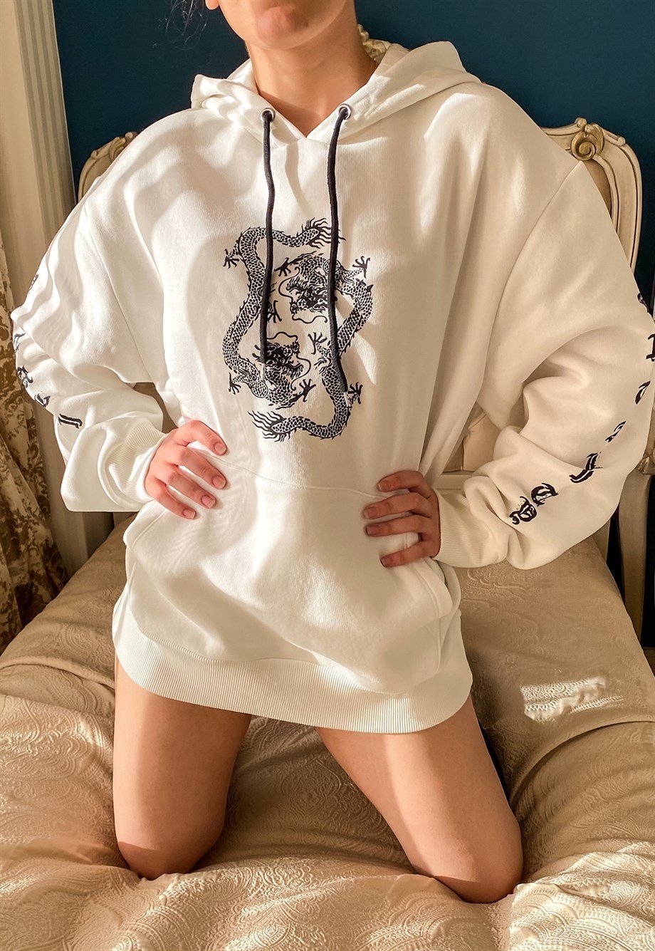 Dragon Baskılı Beyaz Oversize Kadın Sweatshirt