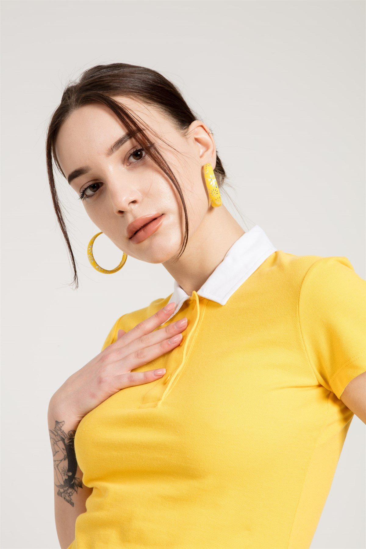 Slim Fit Polo T-shirt in Yellow with White Collar