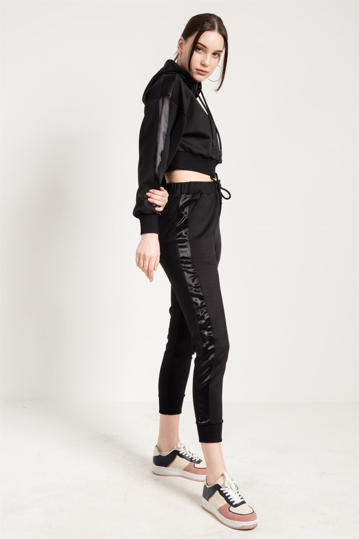 Jogger in Black with Satin Detail