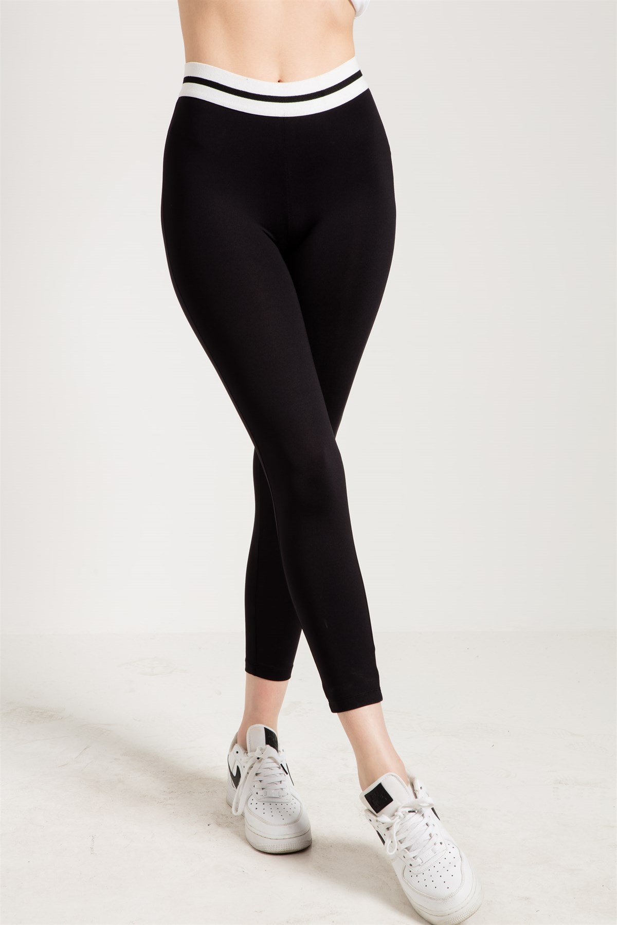 High Rise Leggings with Striped Waistband in Black
