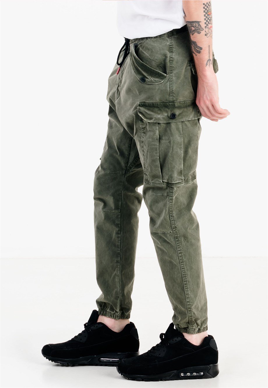 Slim Fit Cargo Trouser in Khaki with Pockets