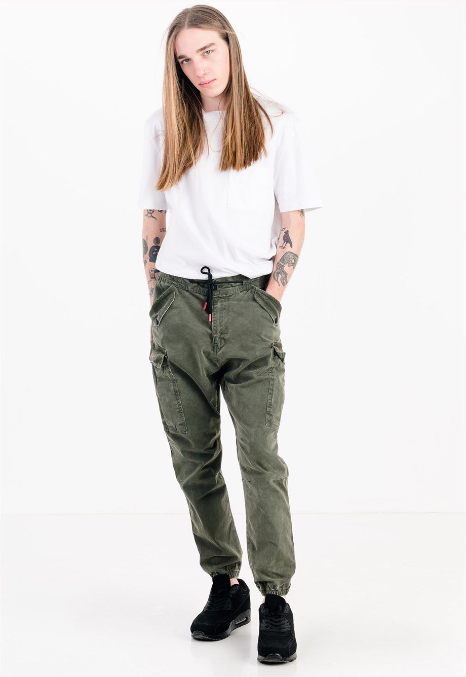 Slim Fit Cargo Trouser in Khaki with Pockets