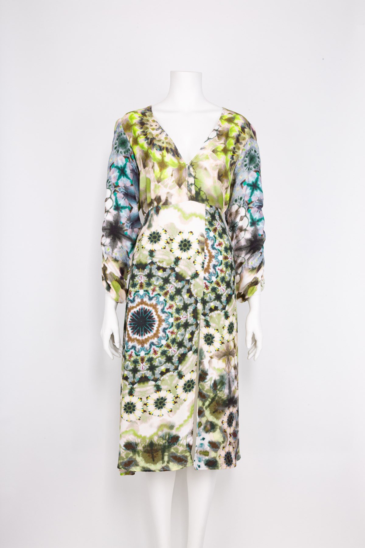 Batik Desen Dekolteli Elbise