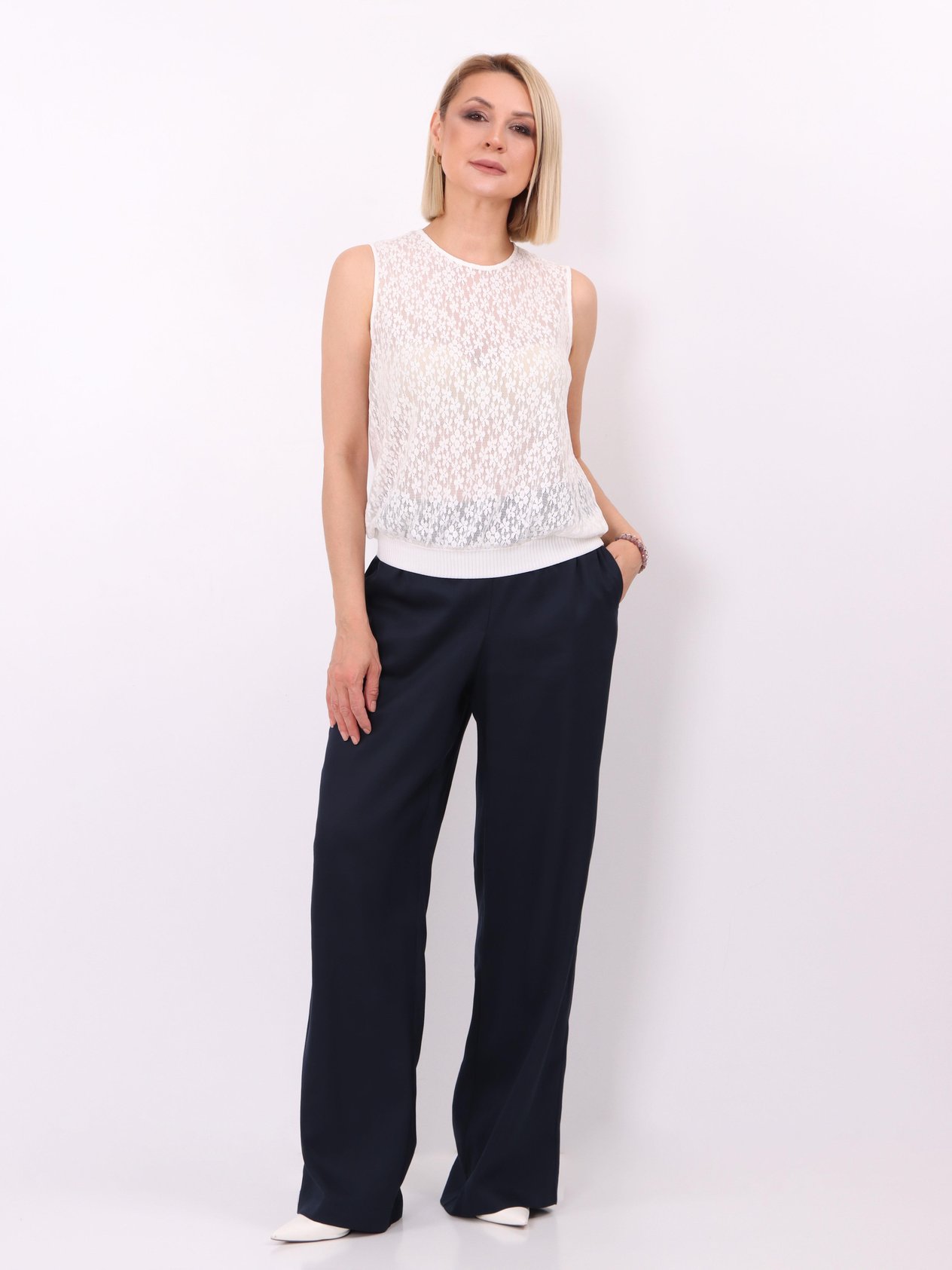 Geniş Lastik Detaylı Bluz (Beyaz)