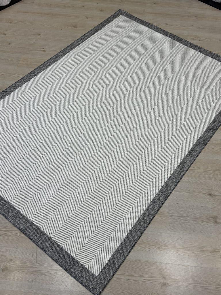 Türkmen Halı SİESTA 1504 Beyaz Polyester Ve Pamuk İplikten Üretilmiş Modern Makine Halısı