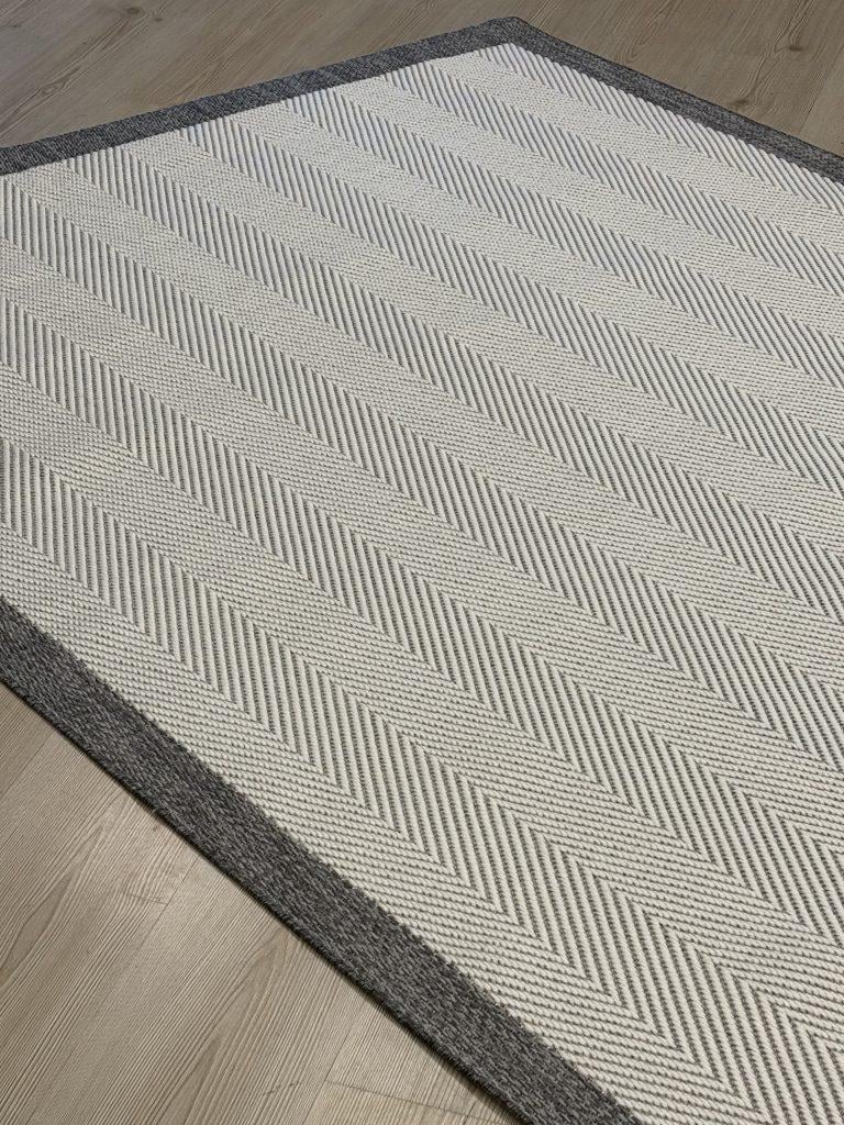 Türkmen Halı SİESTA 1504 Beyaz Polyester Ve Pamuk İplikten Üretilmiş Modern Makine Halısı