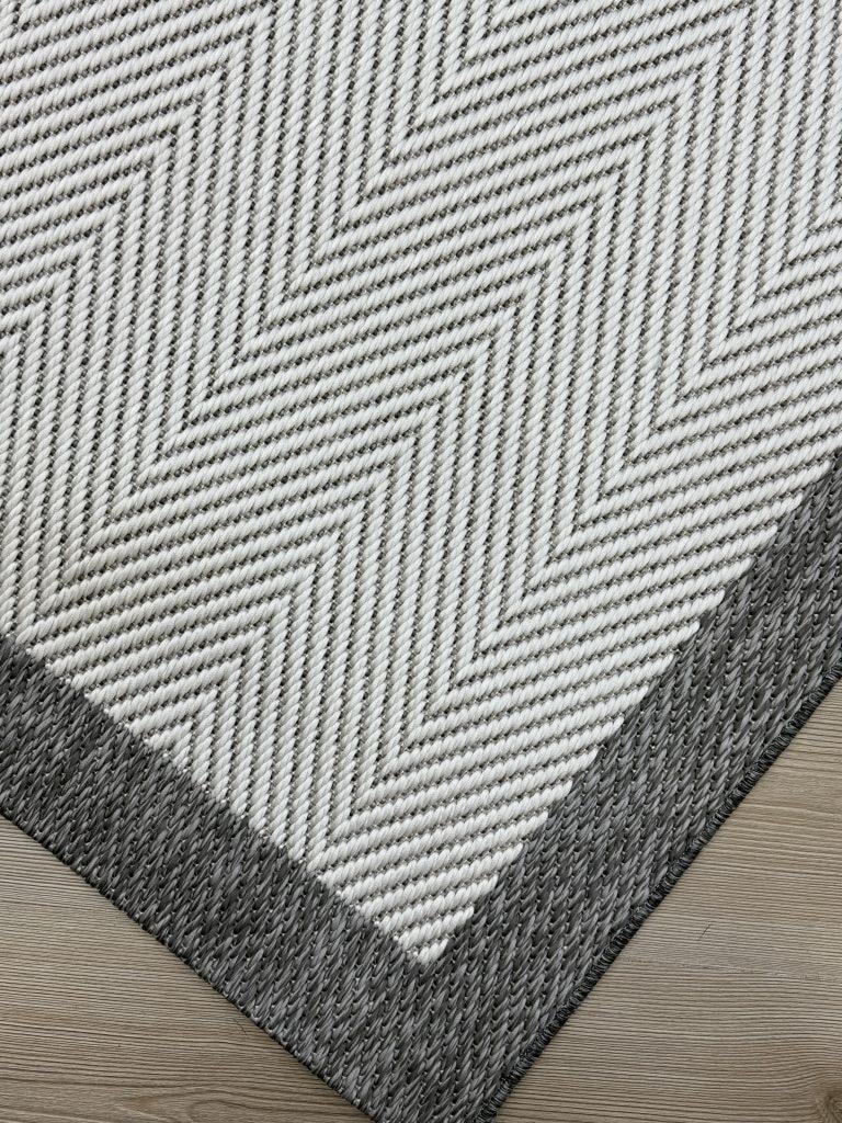 Türkmen Halı SİESTA 1504 Beyaz Polyester Ve Pamuk İplikten Üretilmiş Modern Makine Halısı