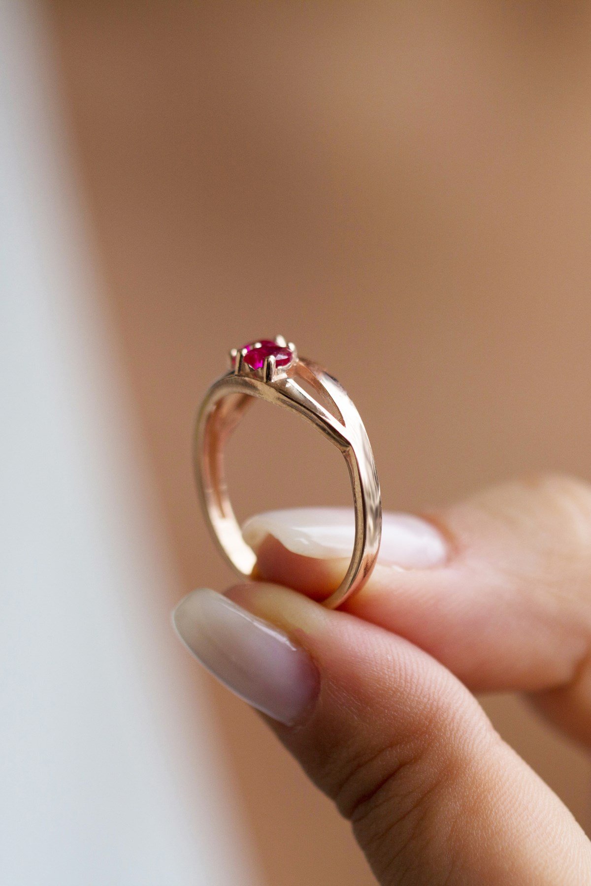 Gümüş Kırmızı Taşlı Yüzük Lieza Jewelry yzg210049