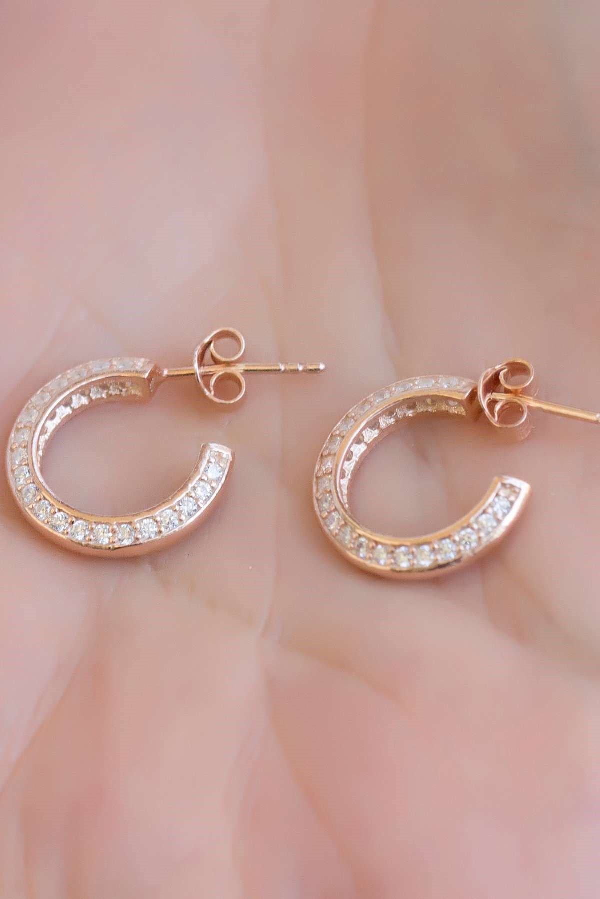 Gümüş Taşlı Büyük Boy Halka Küpe Lieza Jewelry  kpg210065